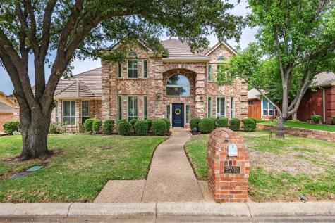 2703 Pomponessett Drive Arlington TX 76001
