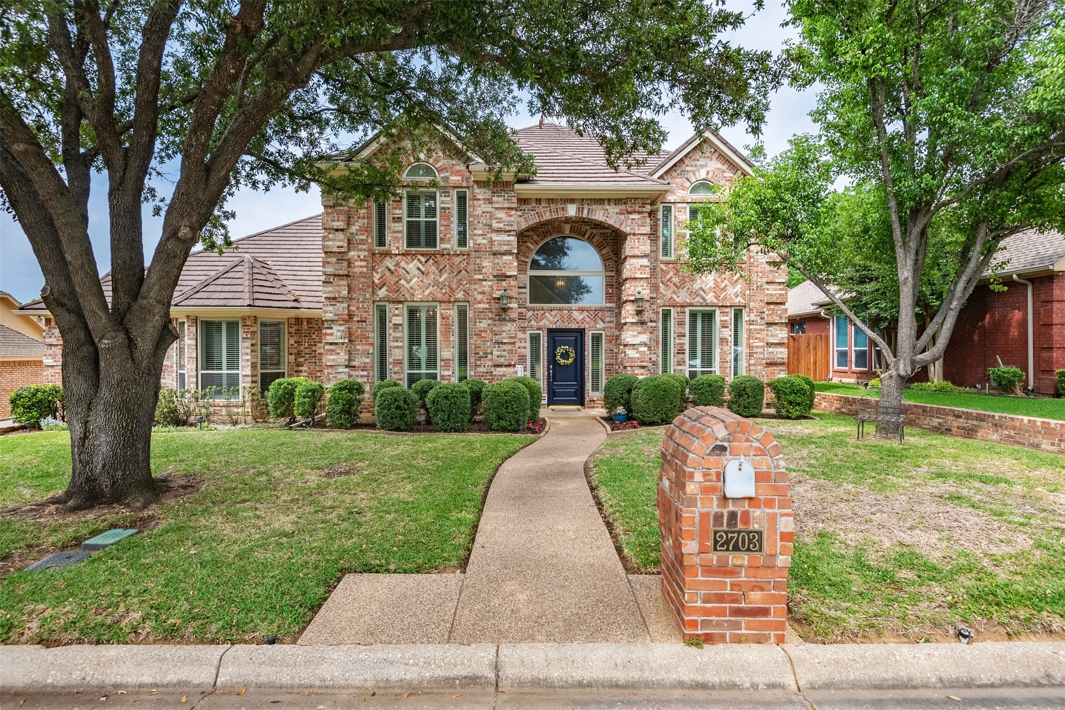 2703 Pomponessett Drive Arlington TX 76001
