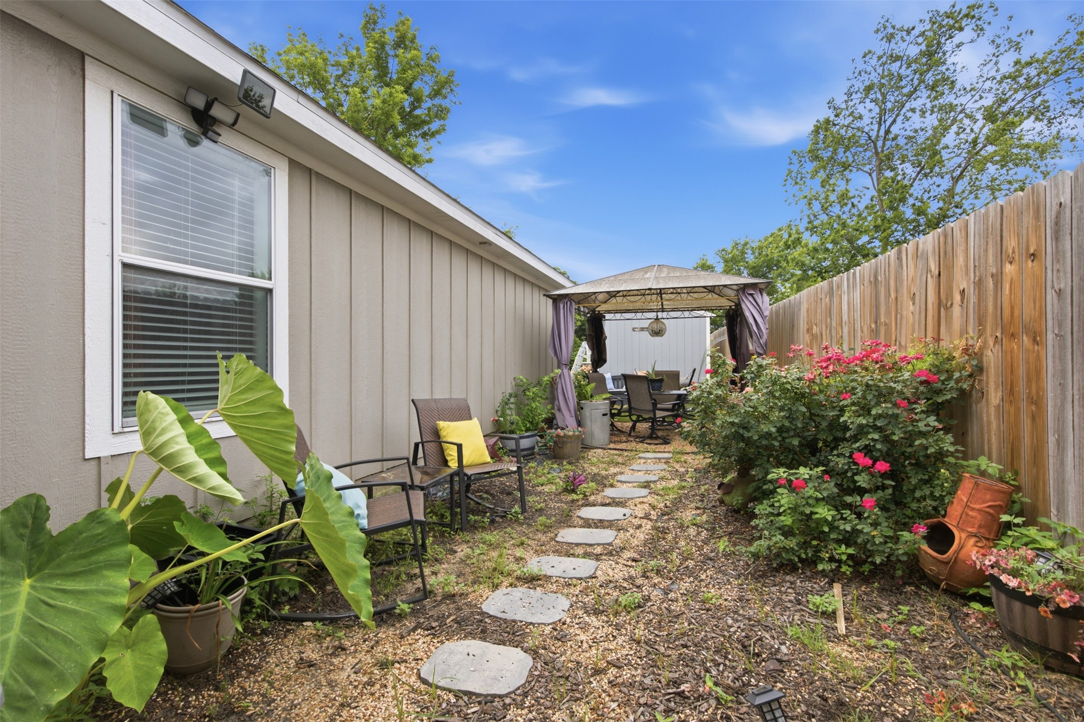 216 E Clay Street Bowie TX 76230