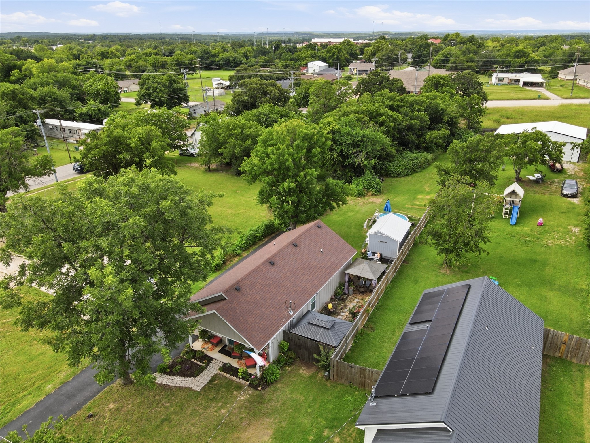 216 E Clay Street Bowie TX 76230