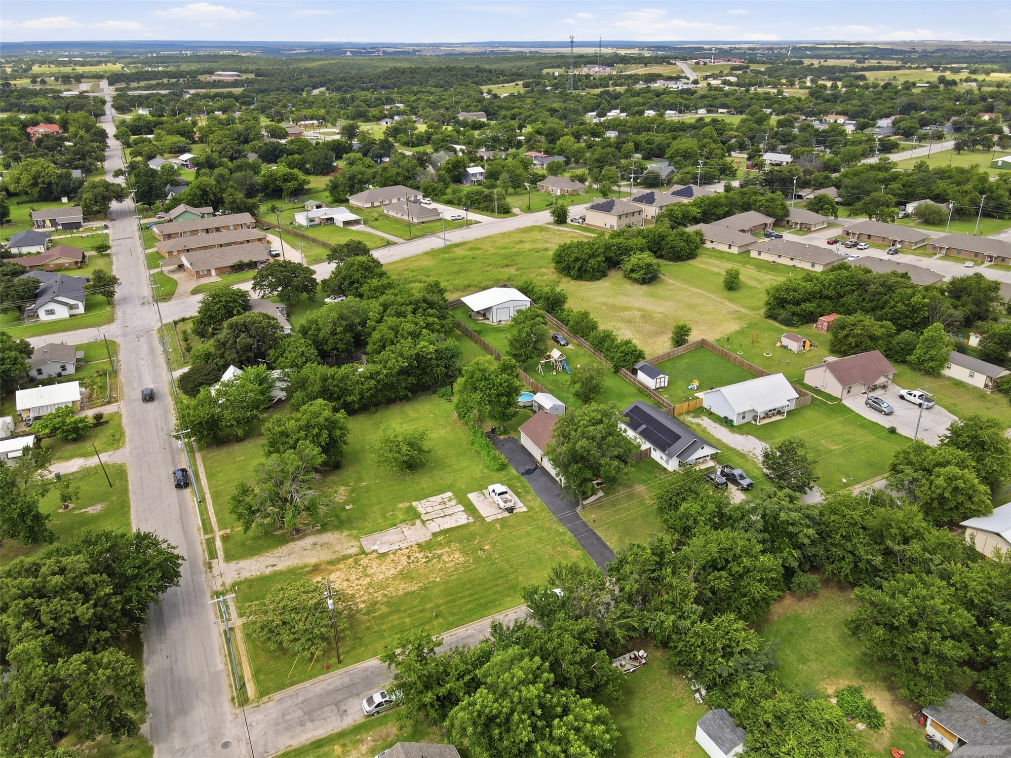 216 E Clay Street Bowie TX 76230