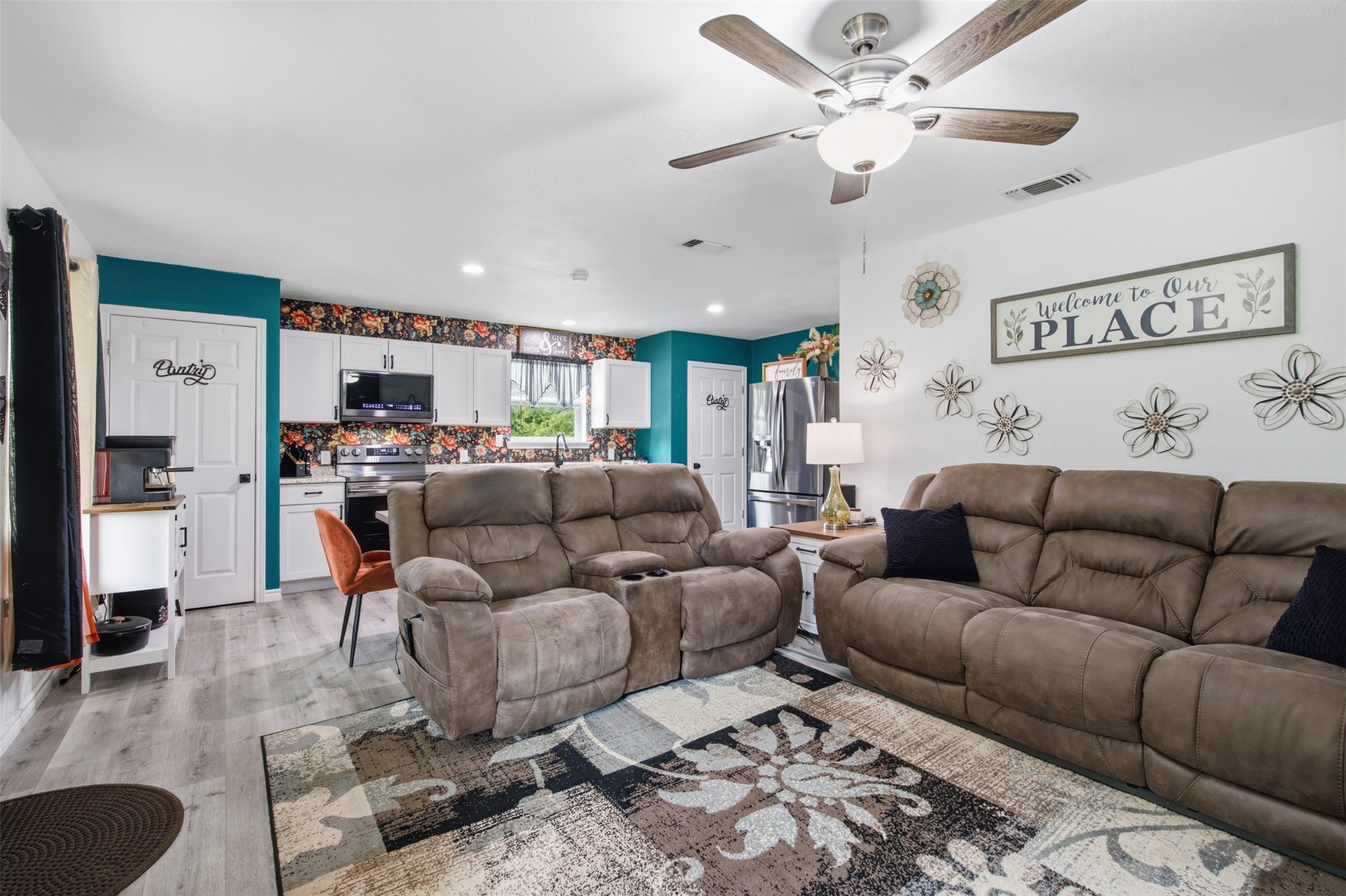 216 E Clay Street Bowie TX 76230