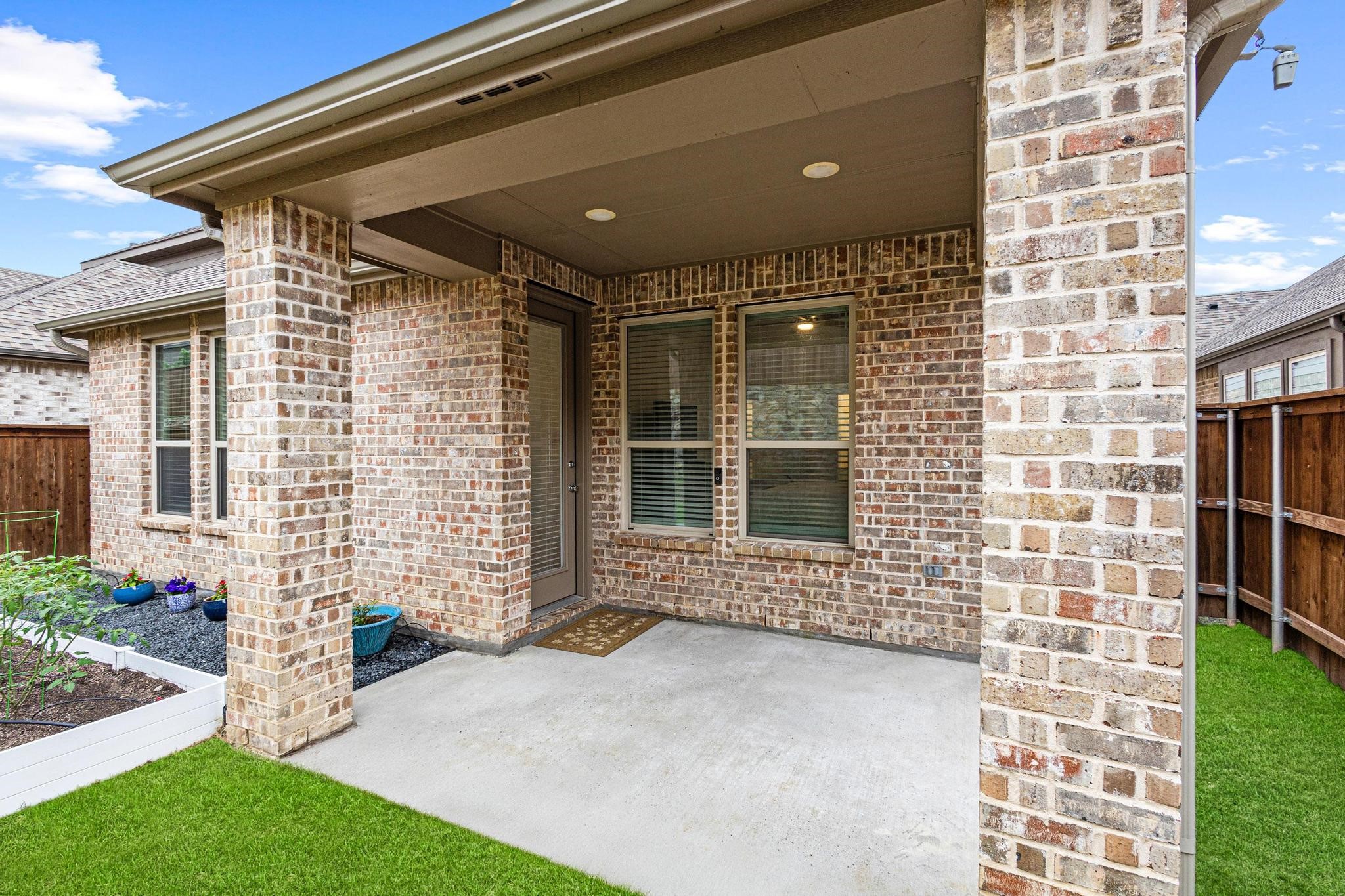 3952 Oak Creek Circle Denison TX 75020