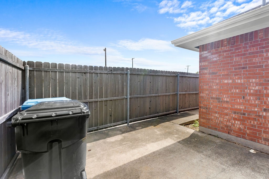 811 W Woodard Street Denison TX 75020