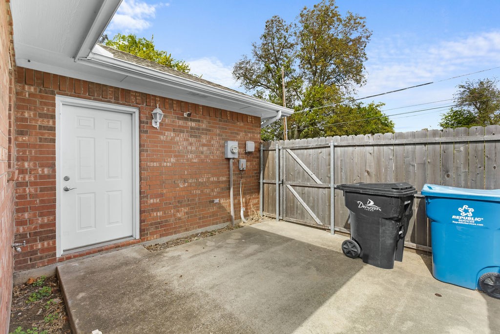 811 W Woodard Street Denison TX 75020
