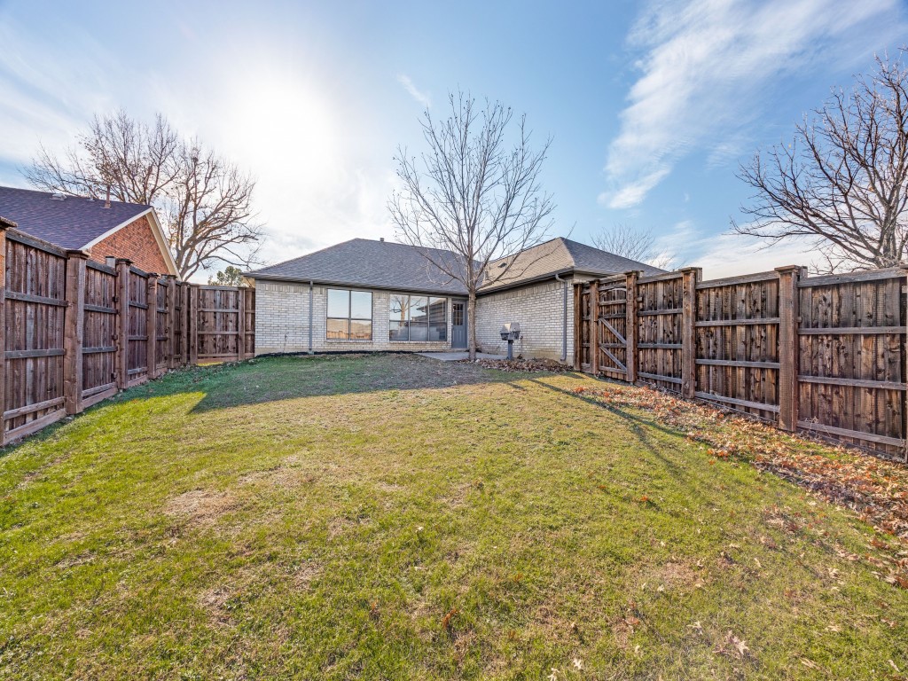 1581 Glenmore Drive Lewisville TX 75077