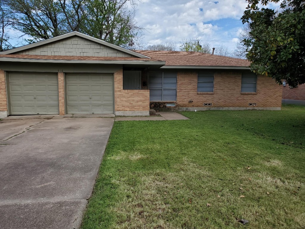 916 S Andrews Avenue Sherman TX 75090