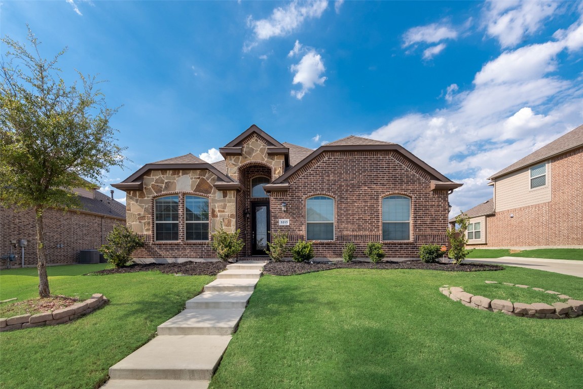 3213 Le Manns Street Midlothian TX 76065
