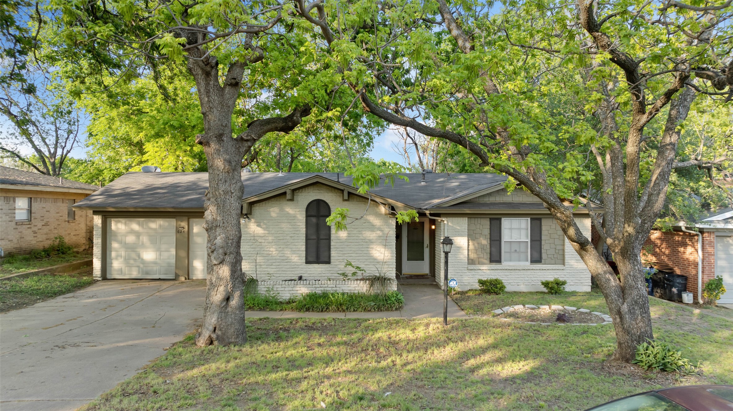 624 NW Lorna Street Burleson TX 76028