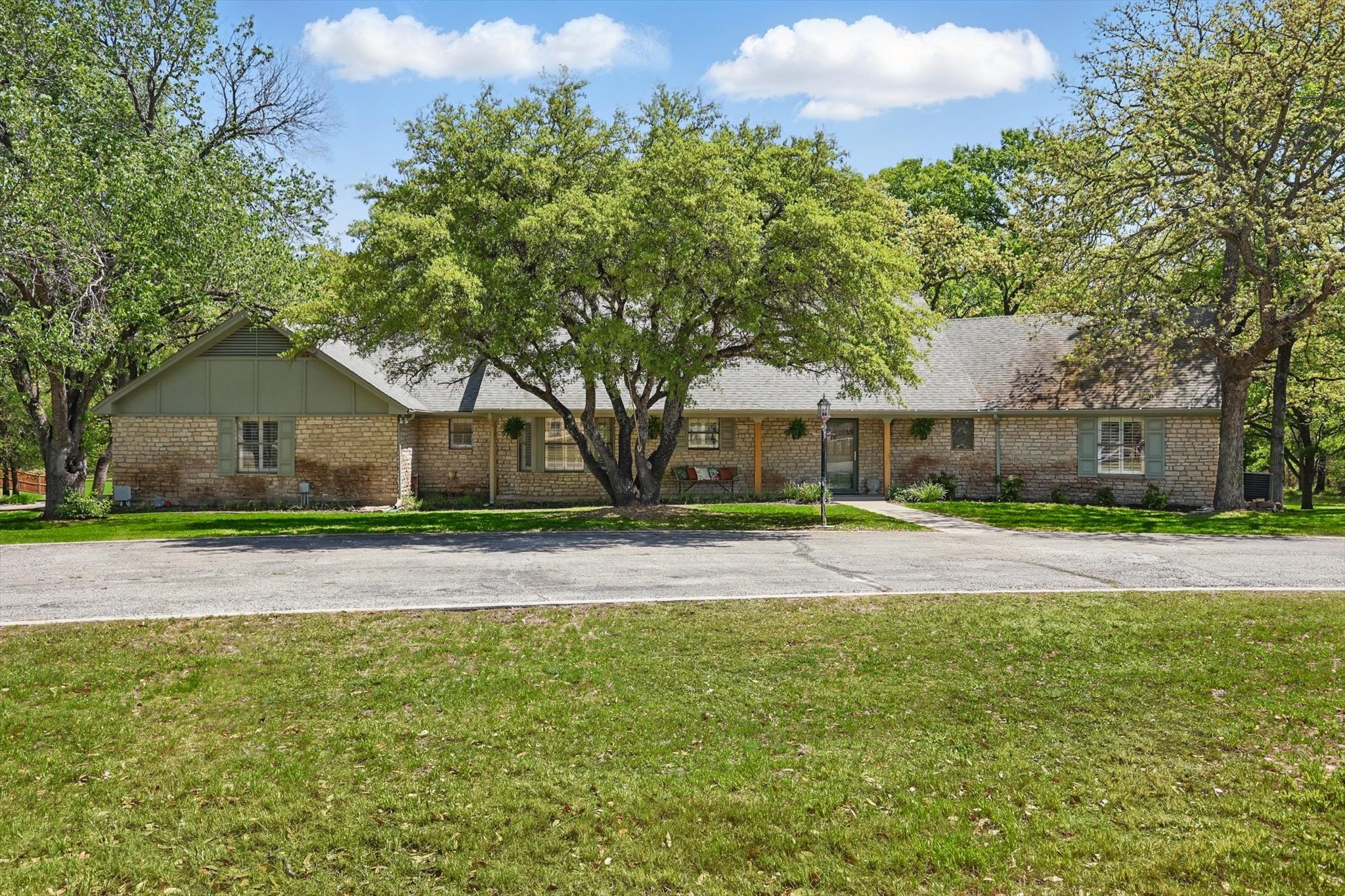 1904 Oak Ridge Trail Bridgeport TX 76426