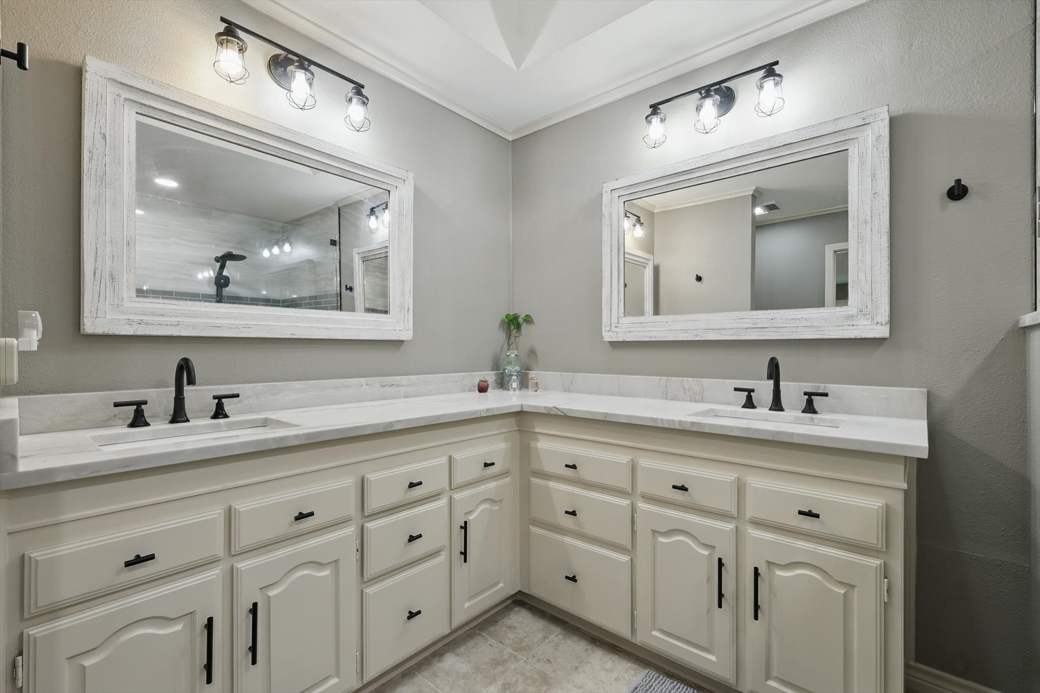 1904 Oak Ridge Trail Bridgeport TX 76426