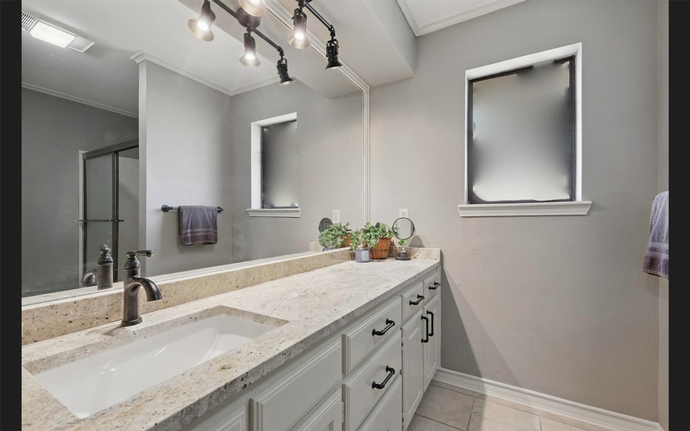 1904 Oak Ridge Trail Bridgeport TX 76426