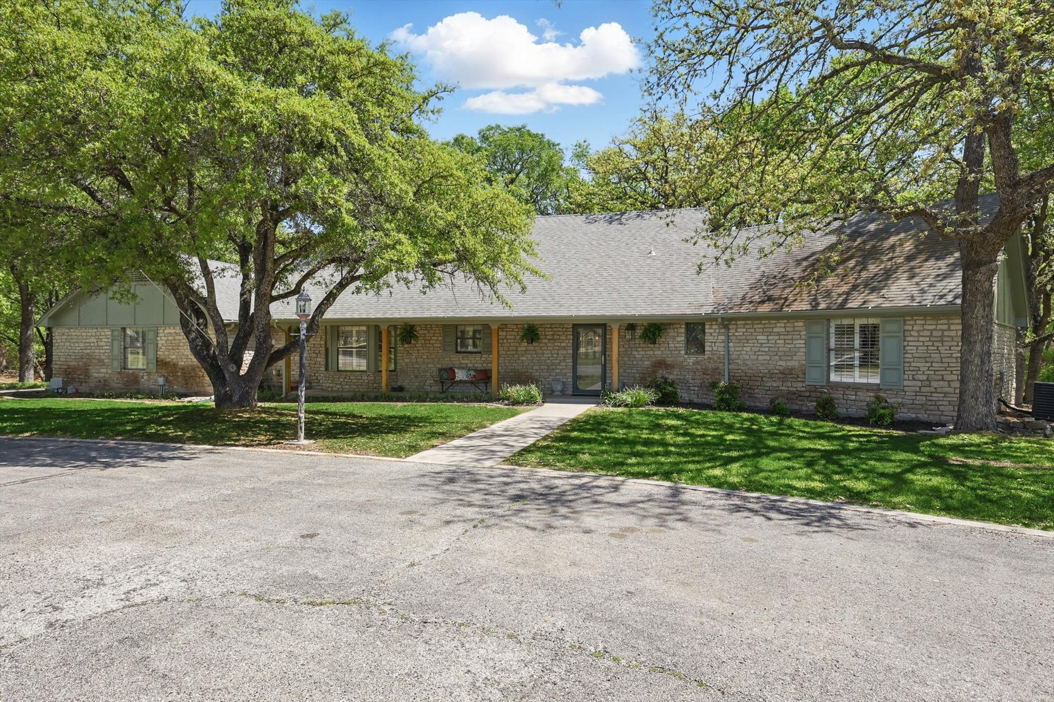 1904 Oak Ridge Trail Bridgeport TX 76426