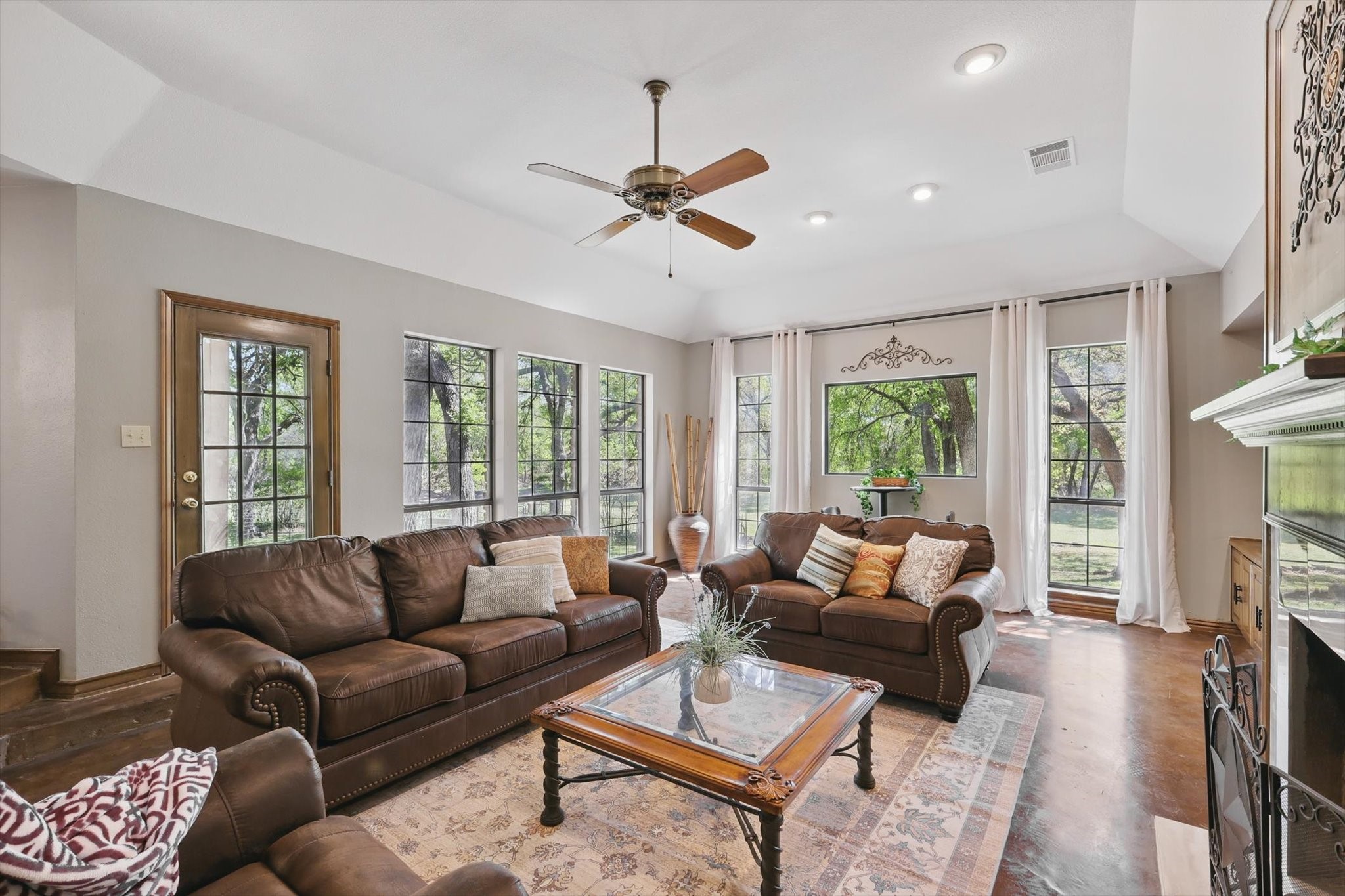 1904 Oak Ridge Trail Bridgeport TX 76426