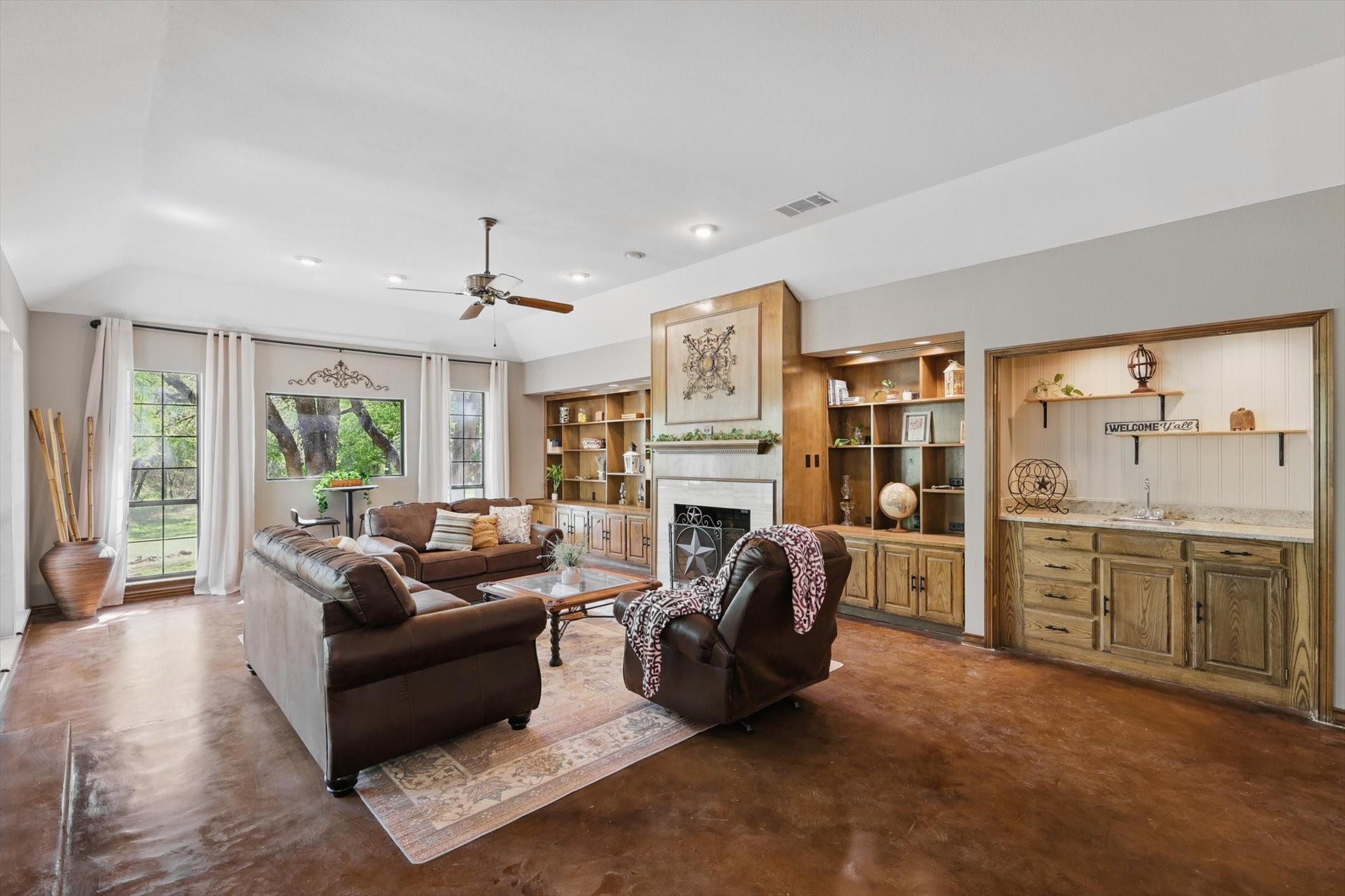 1904 Oak Ridge Trail Bridgeport TX 76426