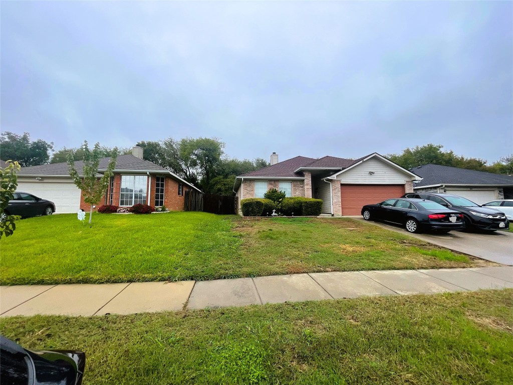 2016 Brownwood Avenue Grand Prairie TX 75052