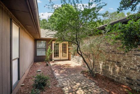 113 E Bancroft Drive Garland TX 75040