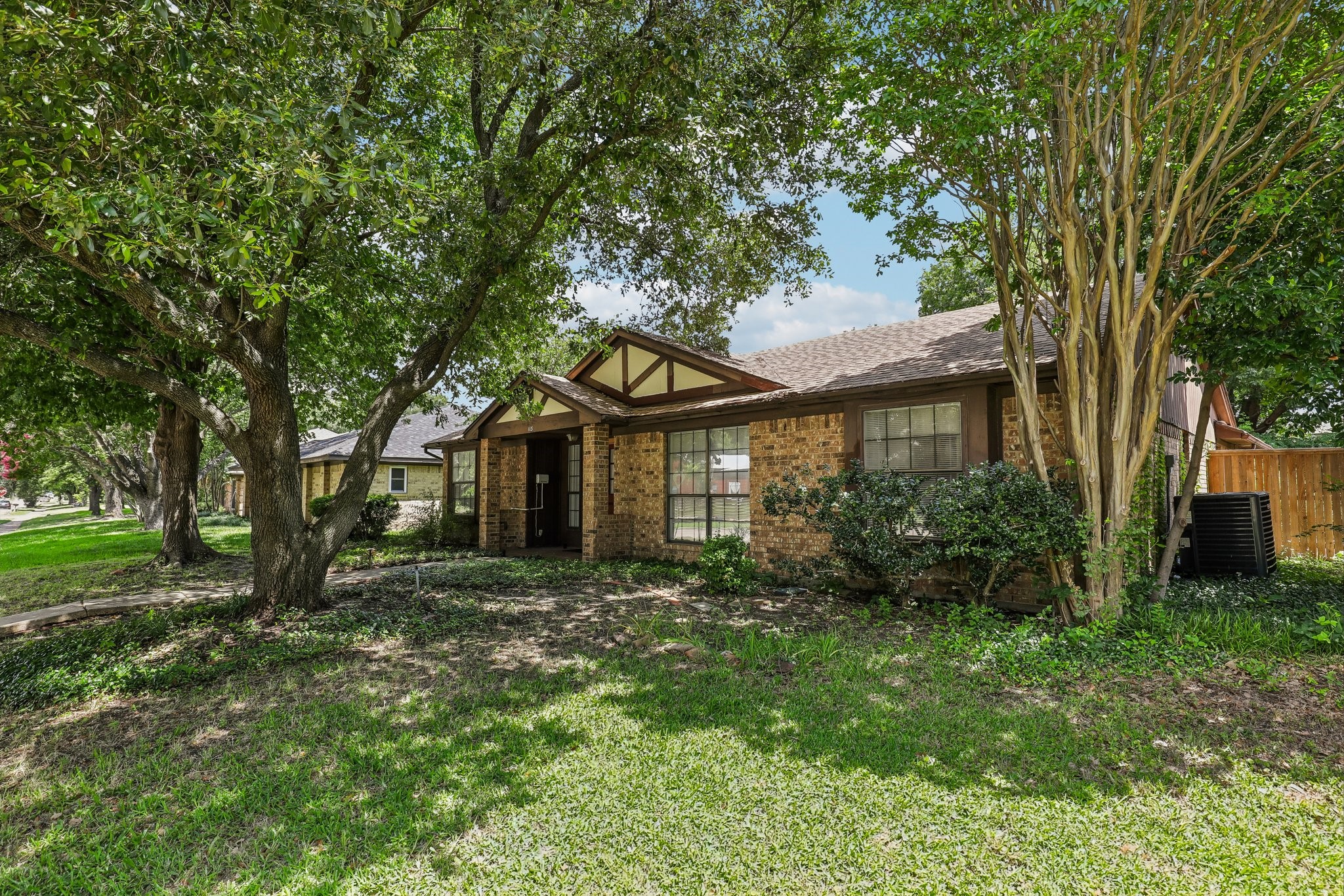 113 E Bancroft Drive Garland TX 75040