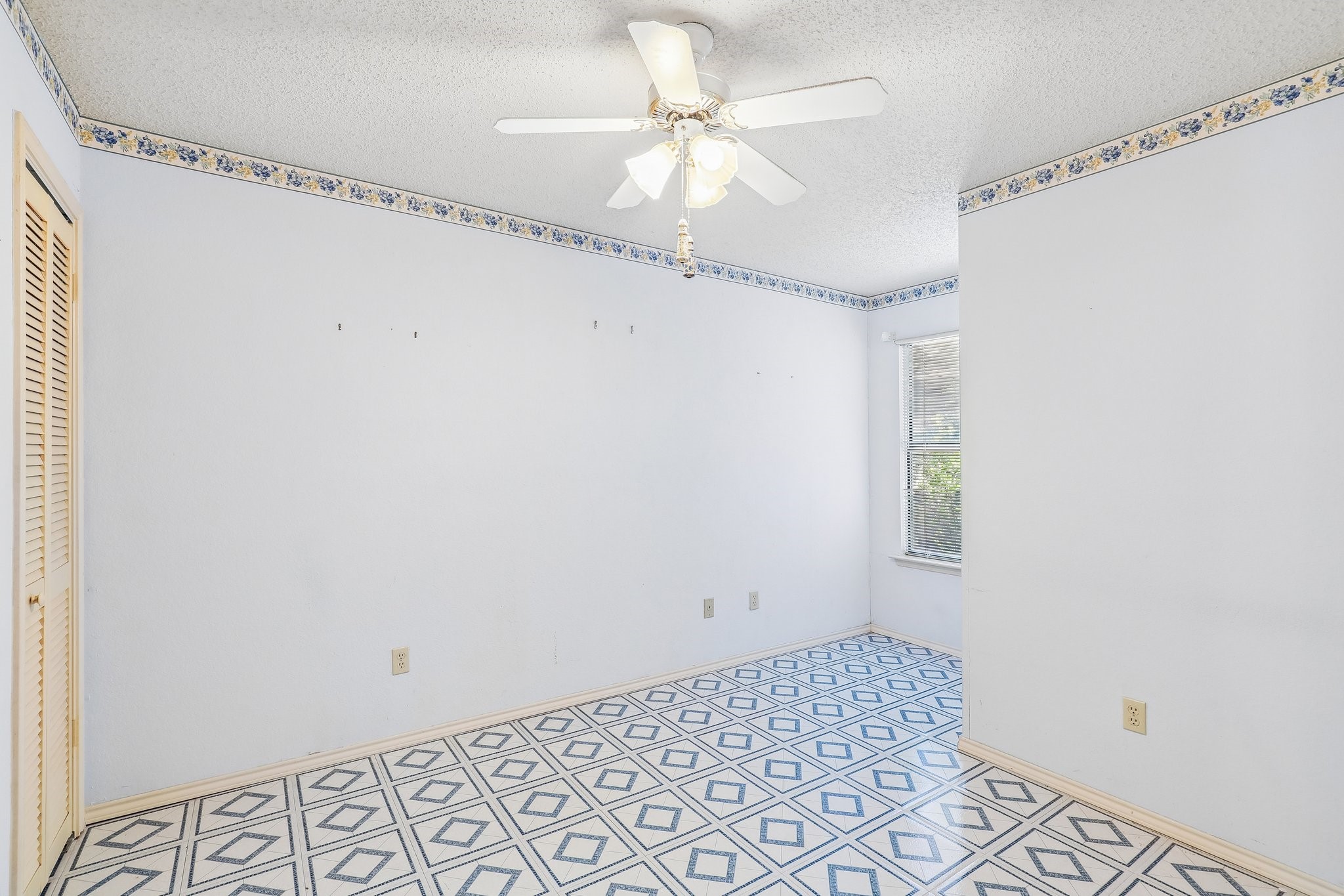 113 E Bancroft Drive Garland TX 75040