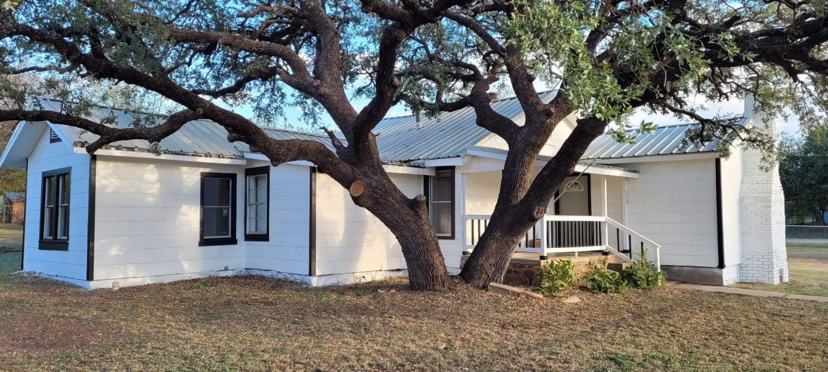 304 S Dubois Street Breckenridge TX 76424