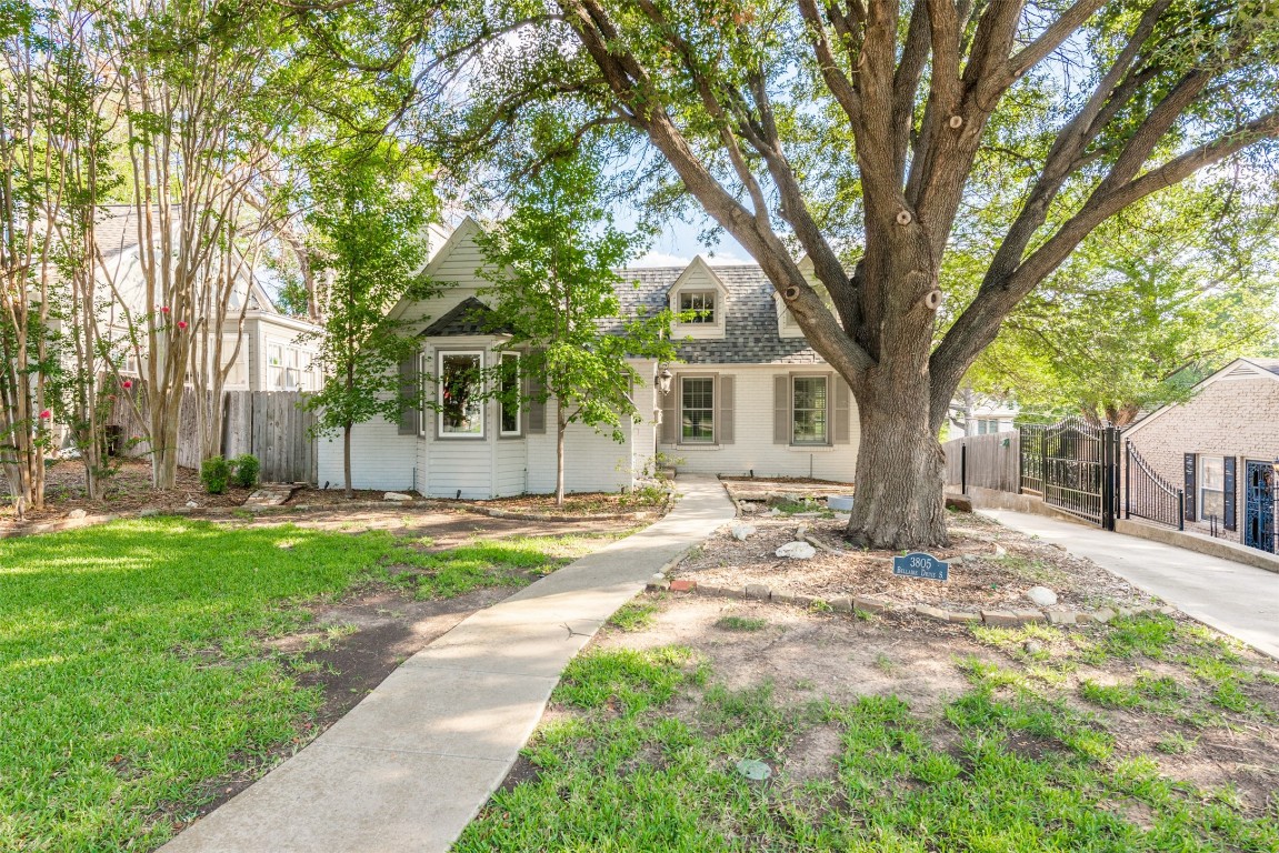 3805 Bellaire Drive S Fort Worth TX 76109