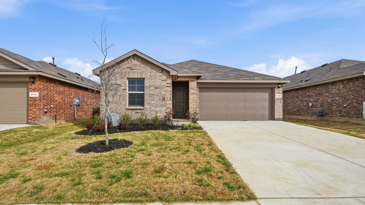 1906 Cherokee Lane Cleburne TX 76033