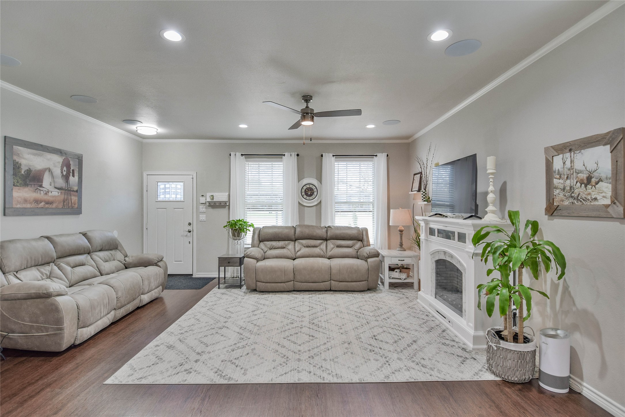 1136 Ridgeview Circle Granbury TX 76048