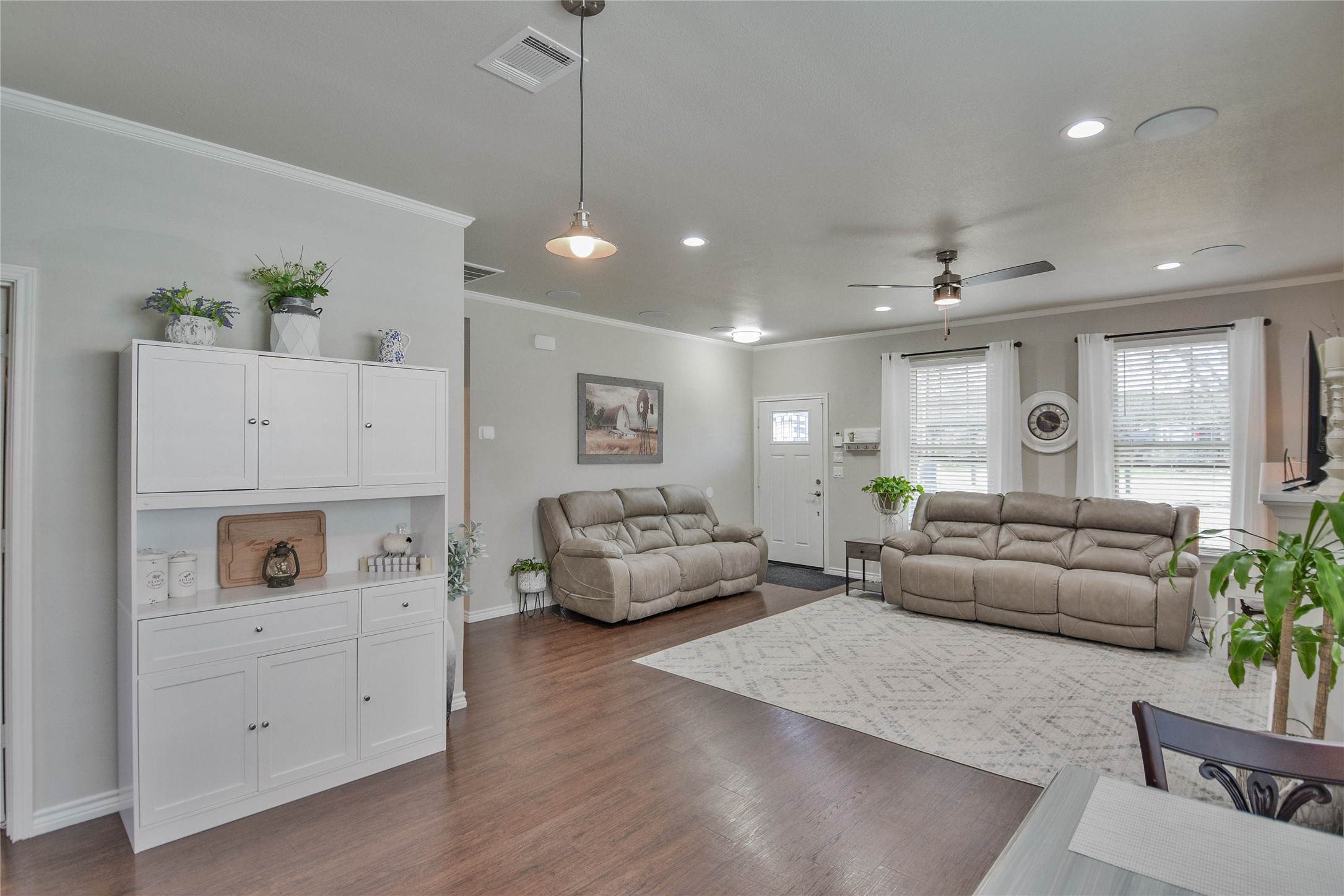 1136 Ridgeview Circle Granbury TX 76048