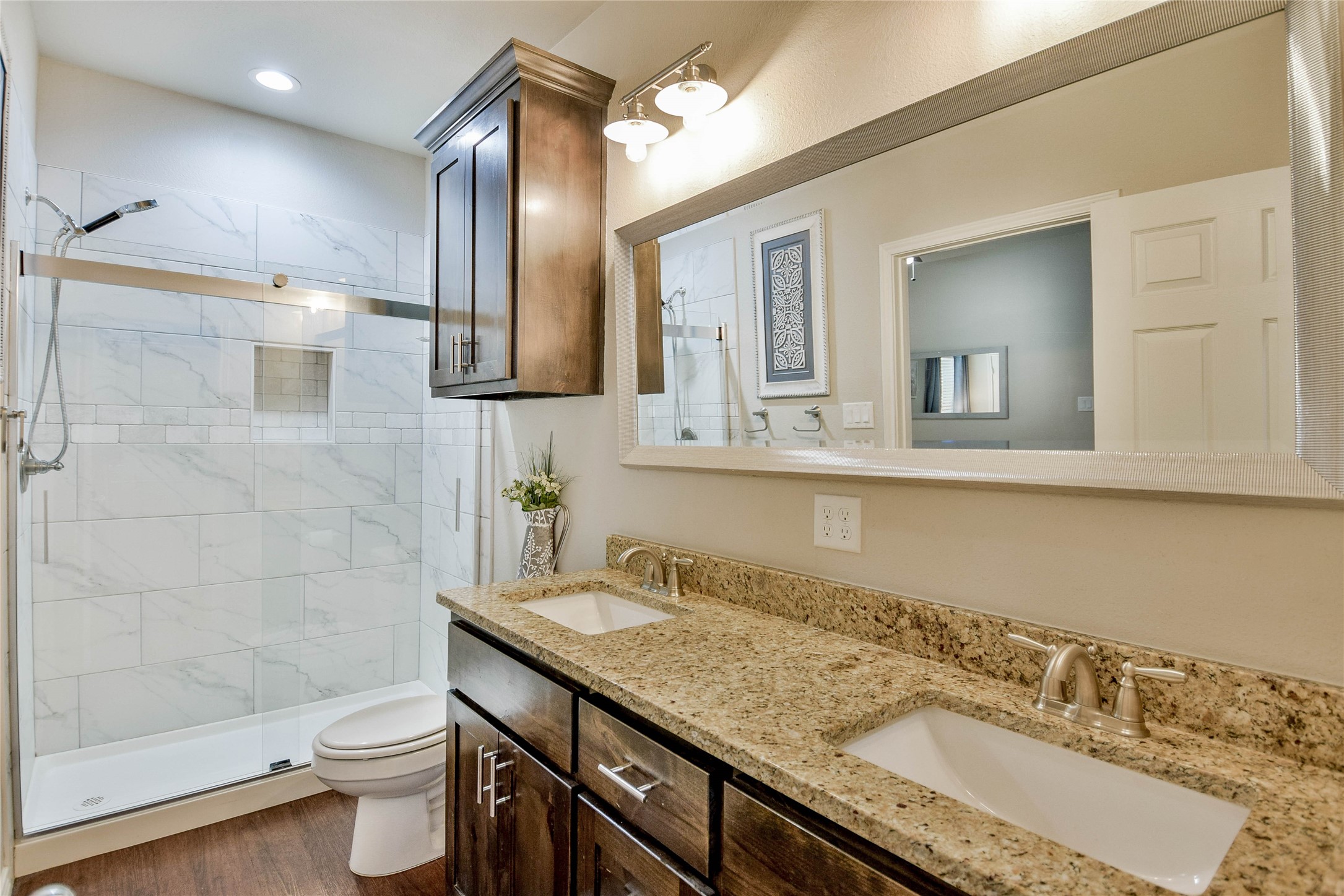 1136 Ridgeview Circle Granbury TX 76048