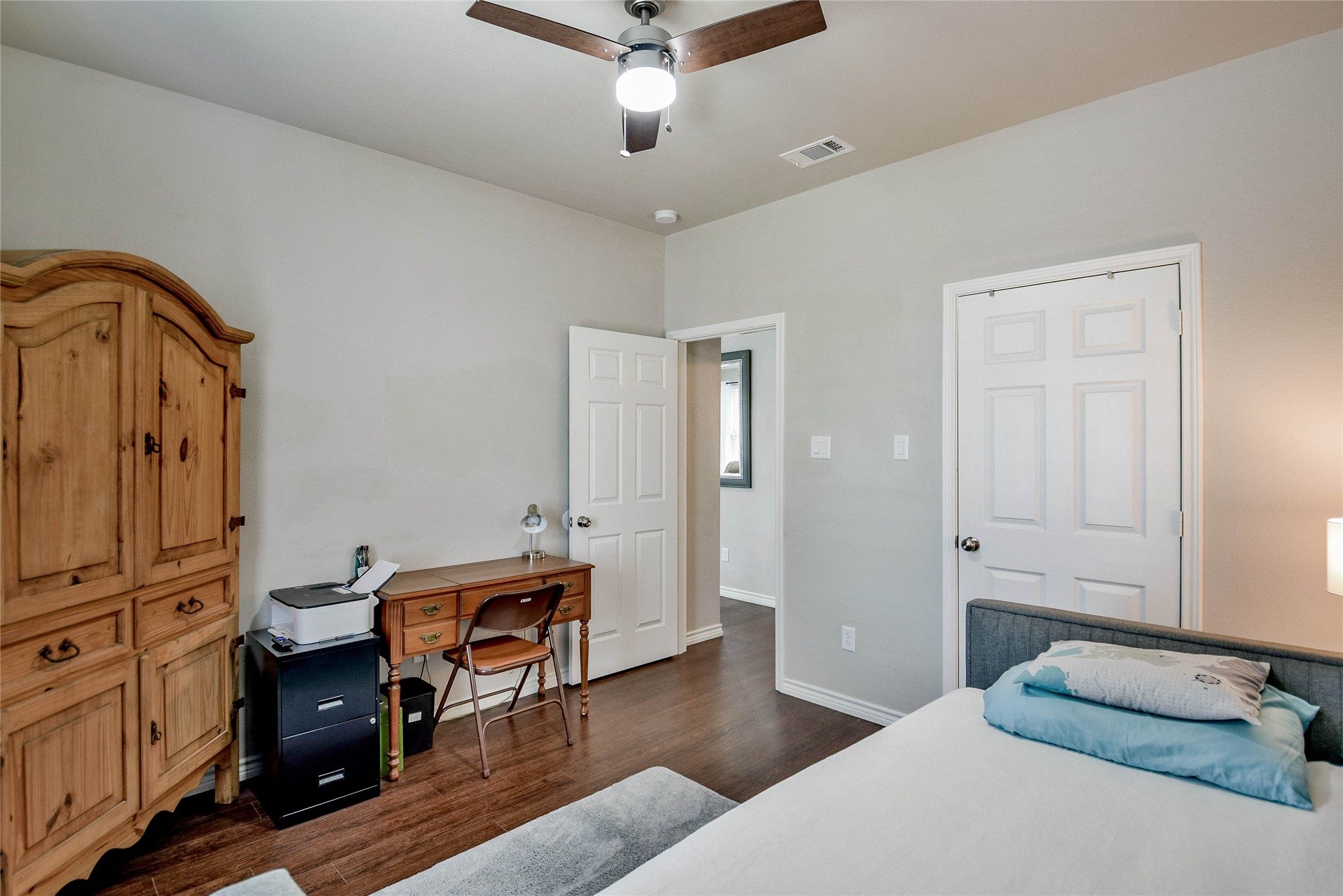 1136 Ridgeview Circle Granbury TX 76048