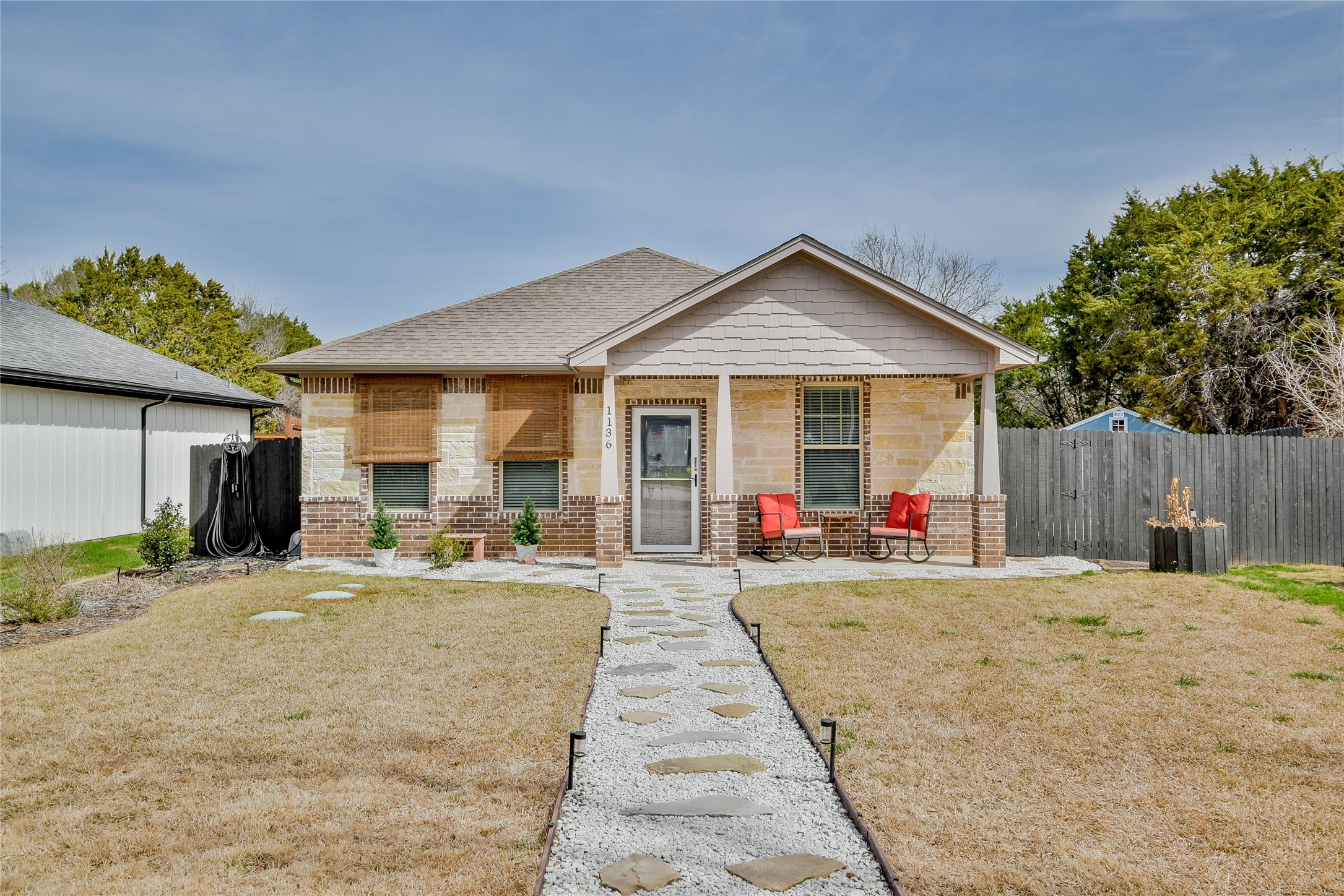 1136 Ridgeview Circle Granbury TX 76048