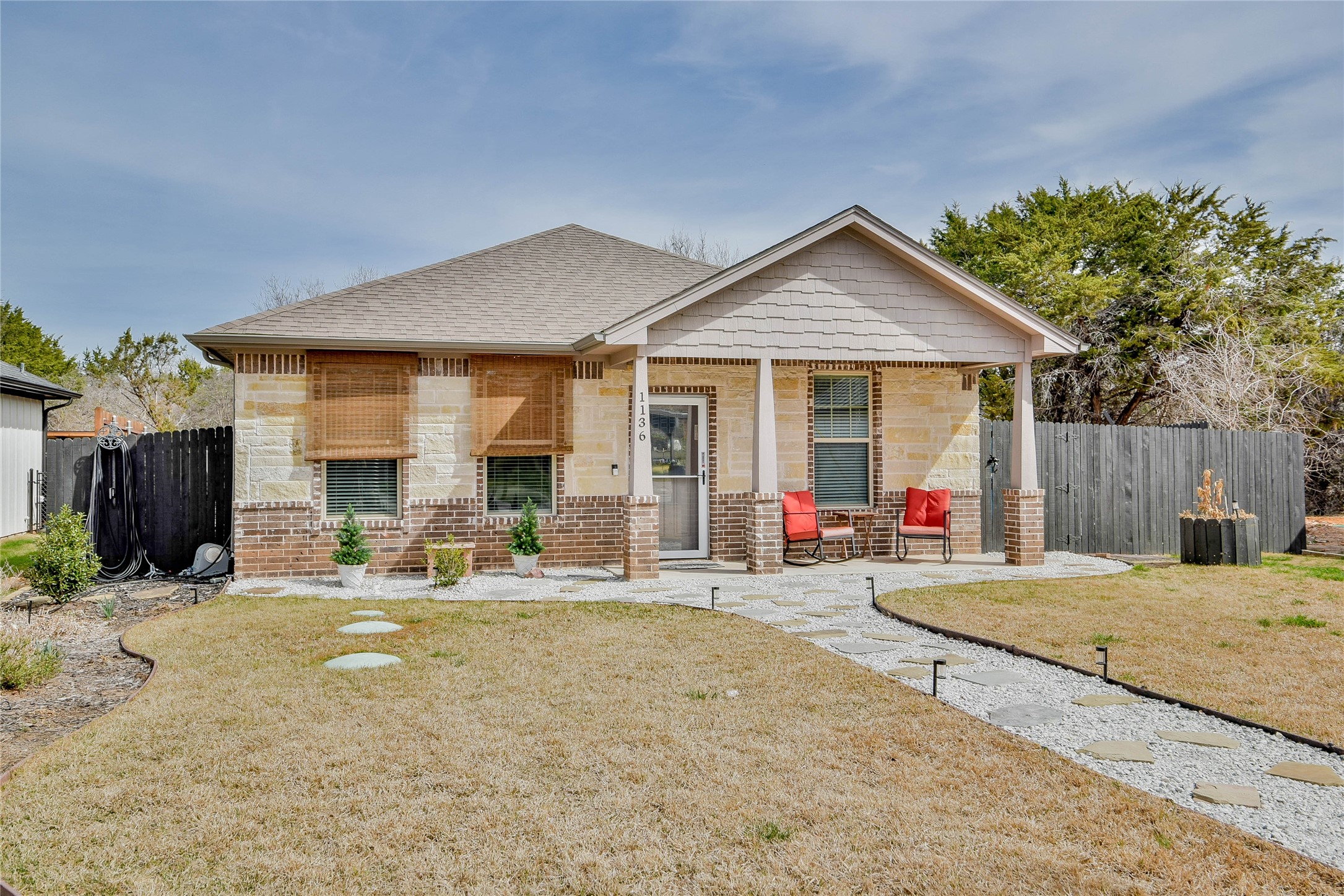 1136 Ridgeview Circle Granbury TX 76048