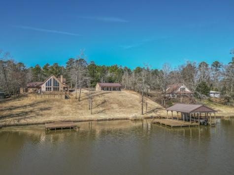 1301 S Lake Drive Gladewater TX 75647