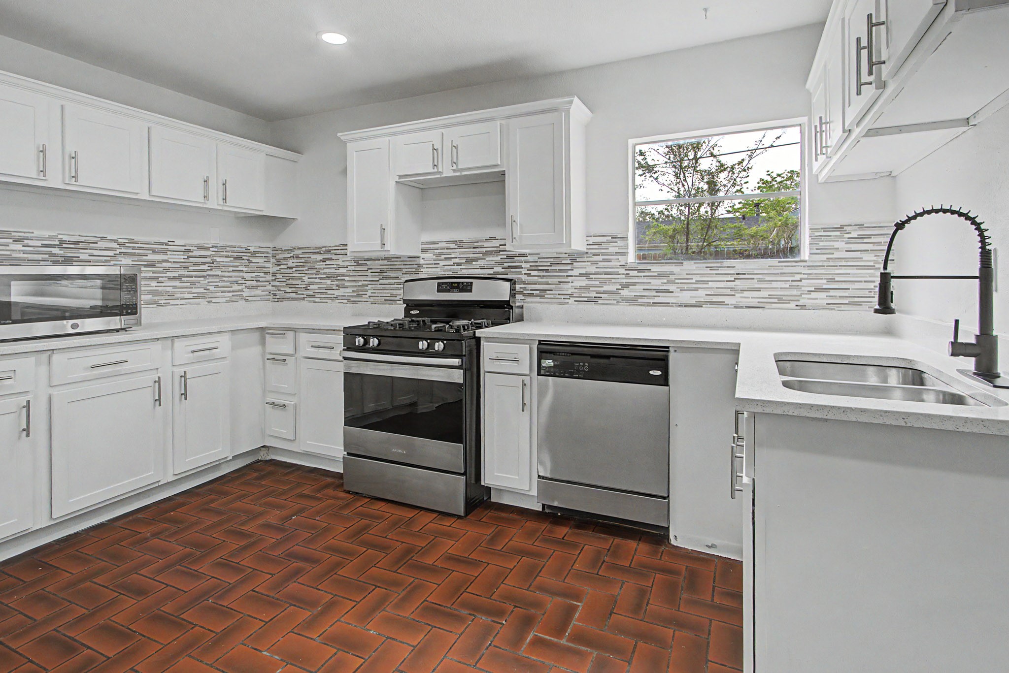 122 W 11th Street Irving TX 75060