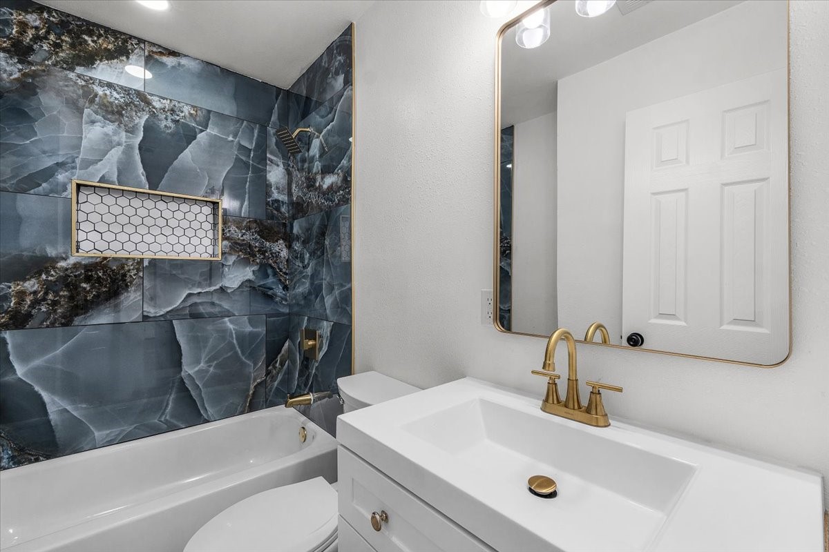 3738 Lovingood Drive Dallas TX 75241