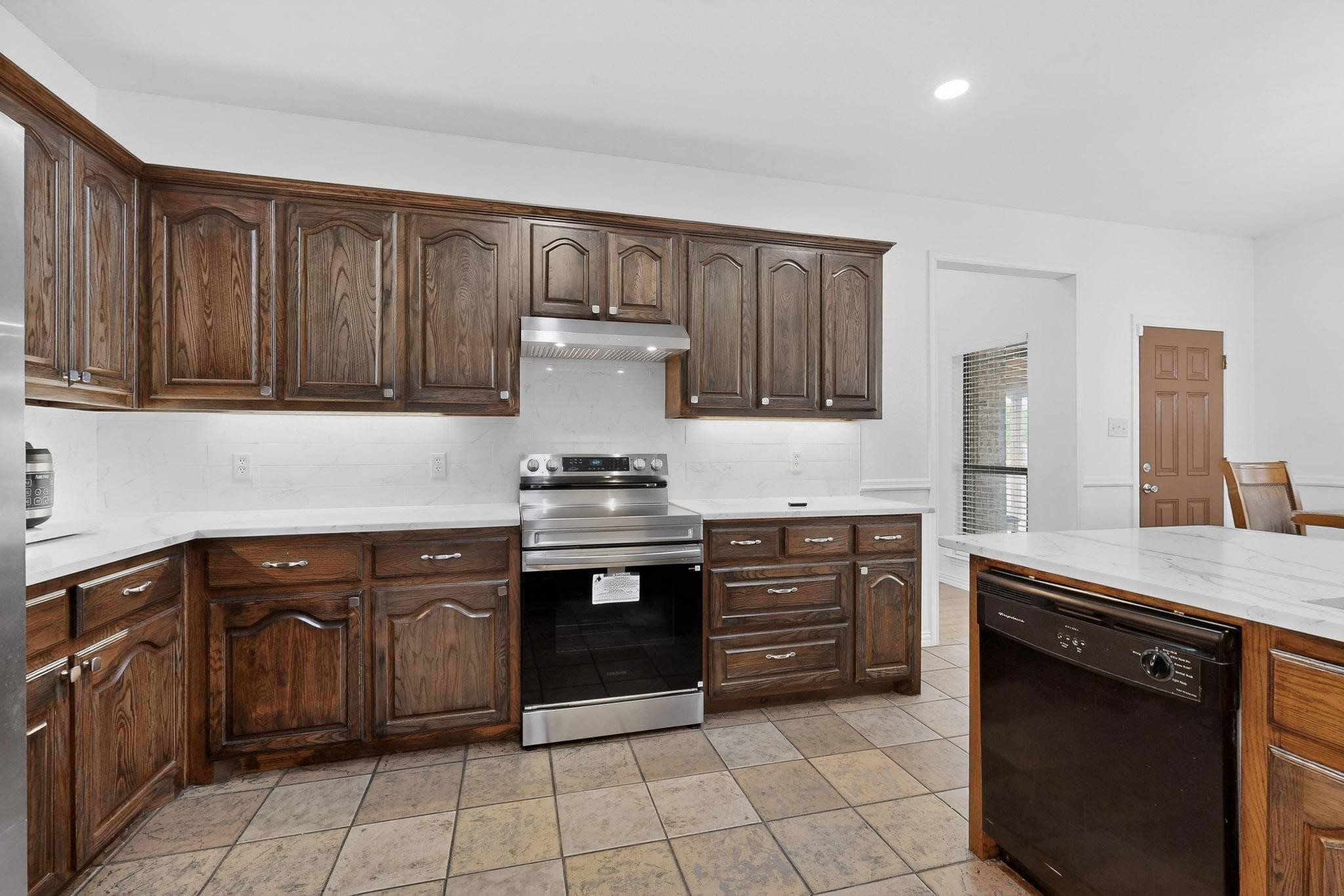 9807 Silver Creek Drive Scurry TX 75158
