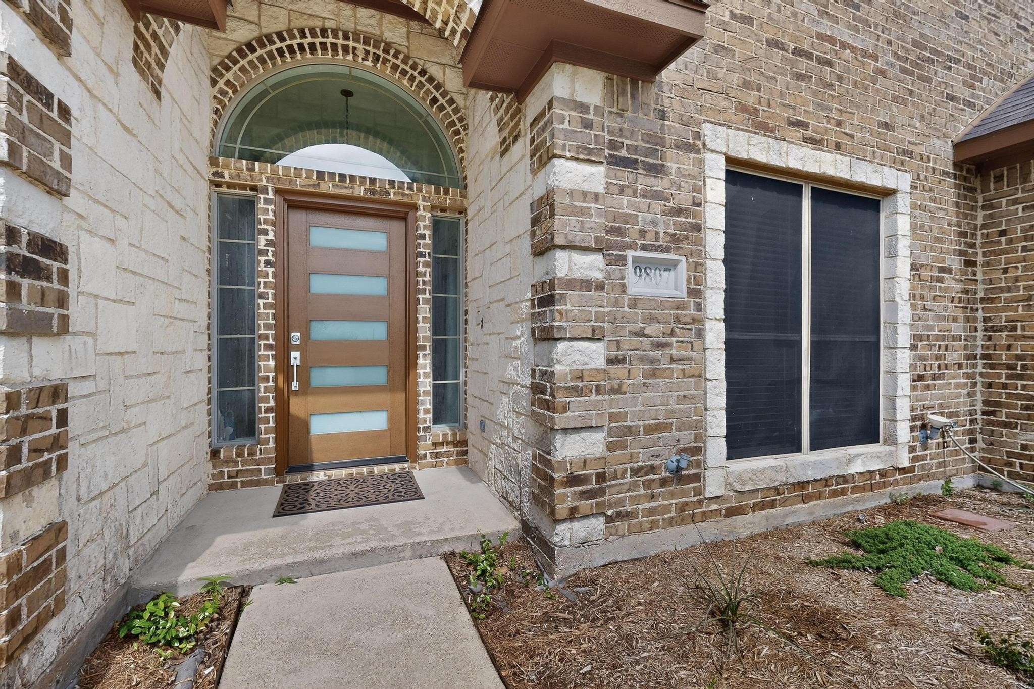 9807 Silver Creek Drive Scurry TX 75158