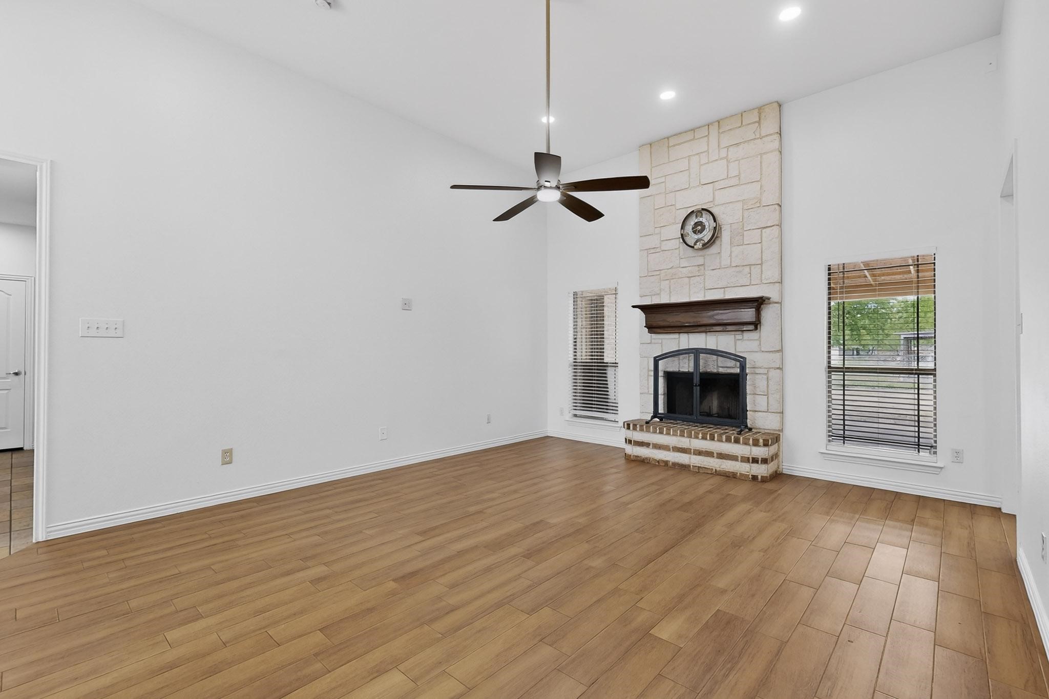 9807 Silver Creek Drive Scurry TX 75158