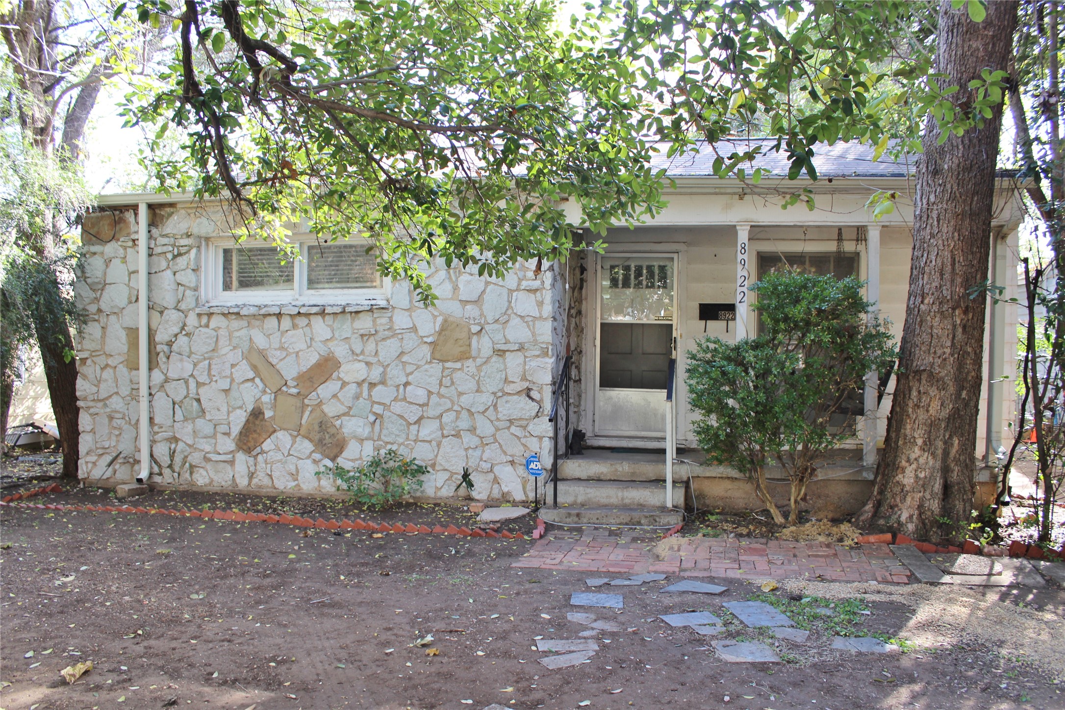 8922 San Benito Way Dallas TX 75218