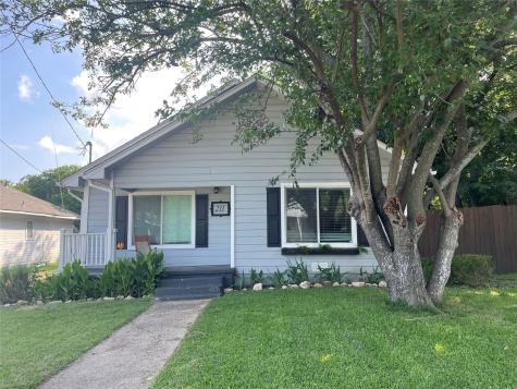 211 Huron Street Cleburne TX 76031