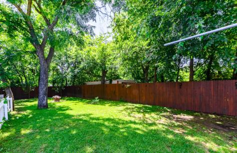 211 Huron Street Cleburne TX 76031