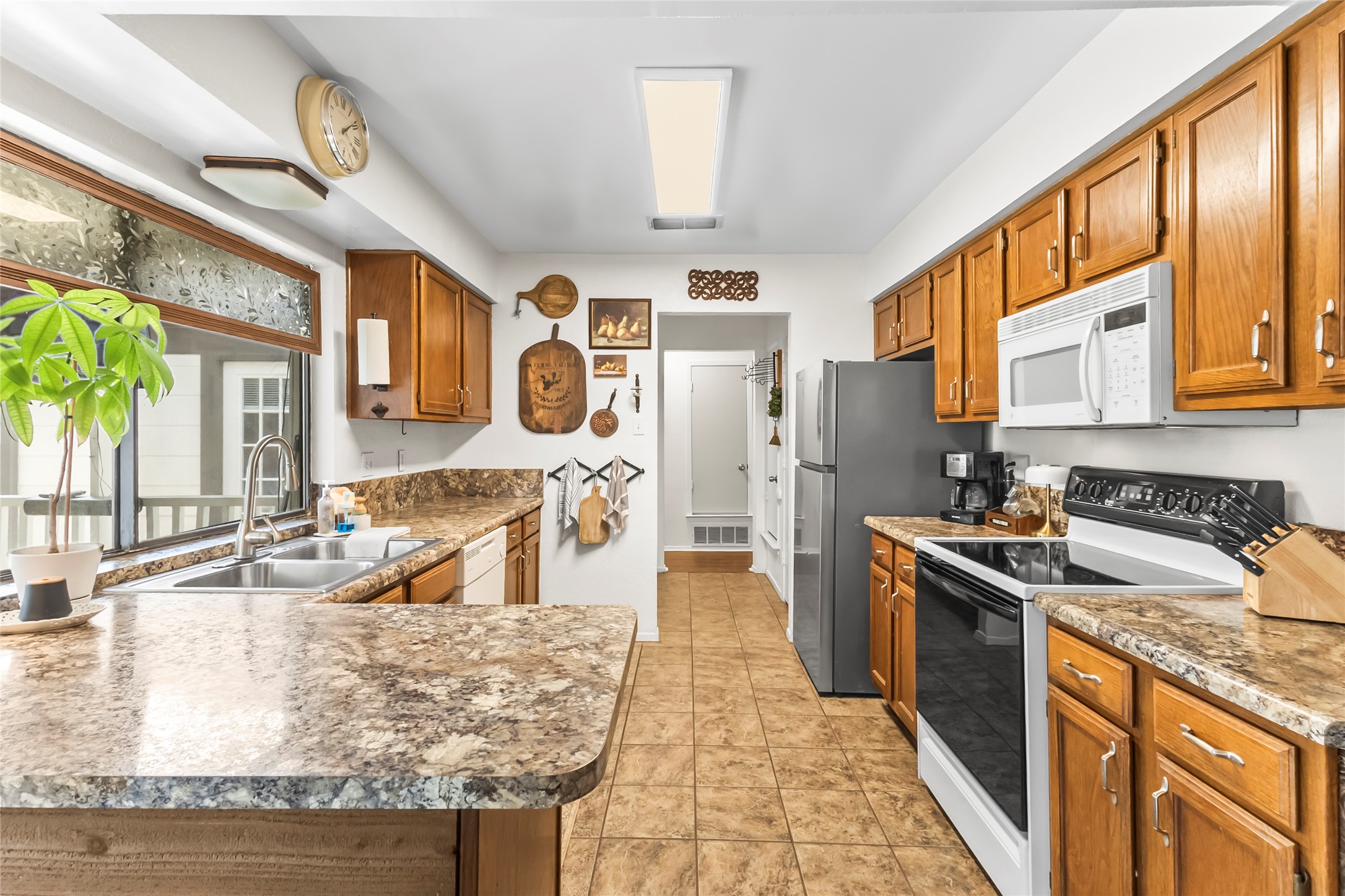 3906 Castlehill Court Arlington TX 76016