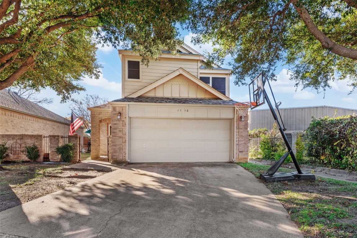 1816 Realistic Court Bedford TX 76021