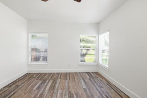 105 Anderson Street Burleson TX 76028