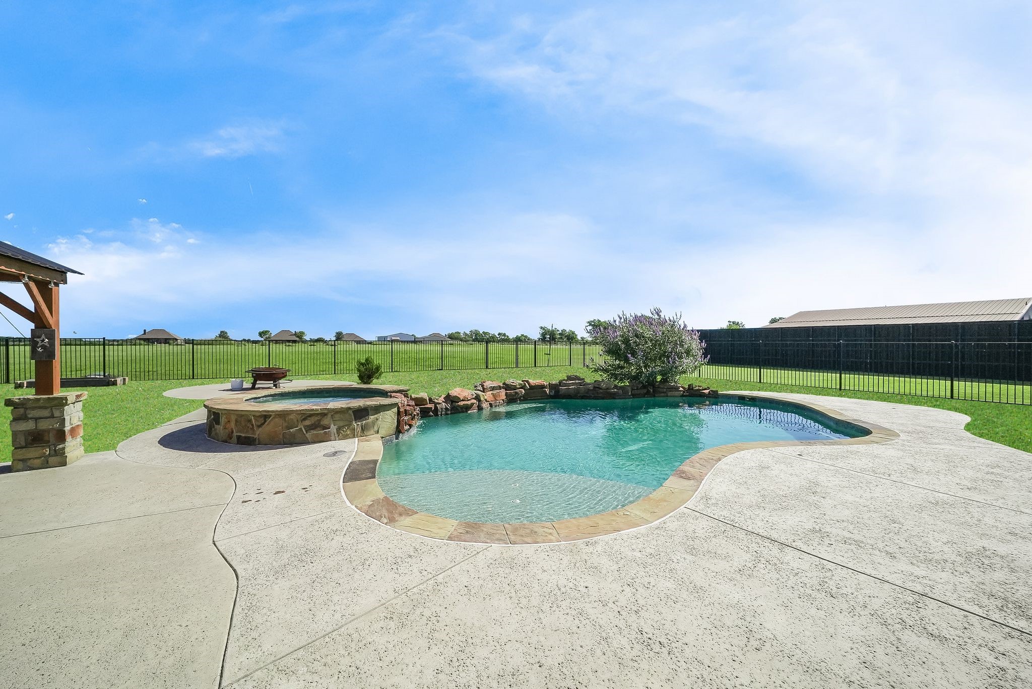 2423 County Road 2710 Caddo Mills TX 75135