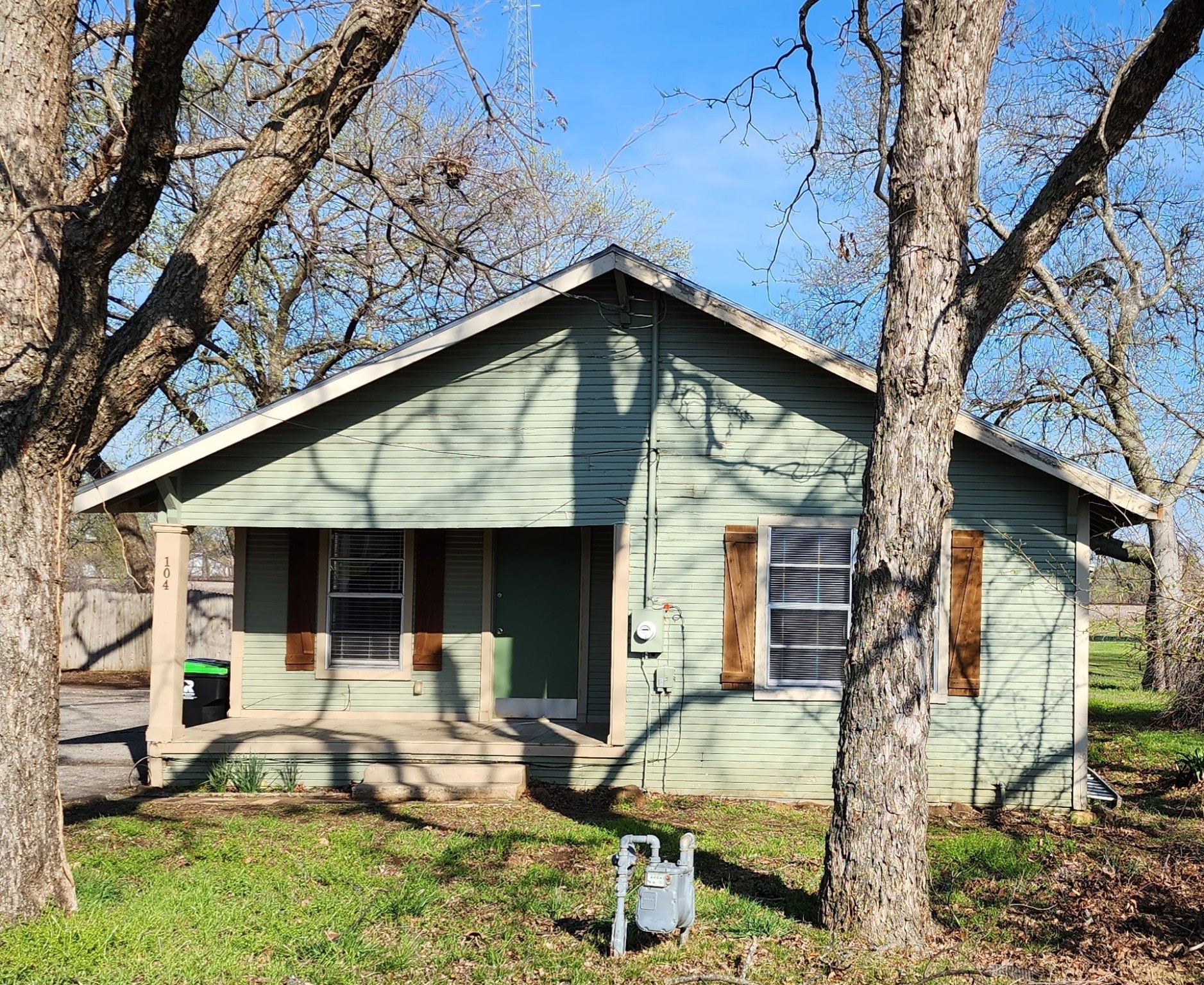 104 W Sycamore Street Aubrey TX 76227