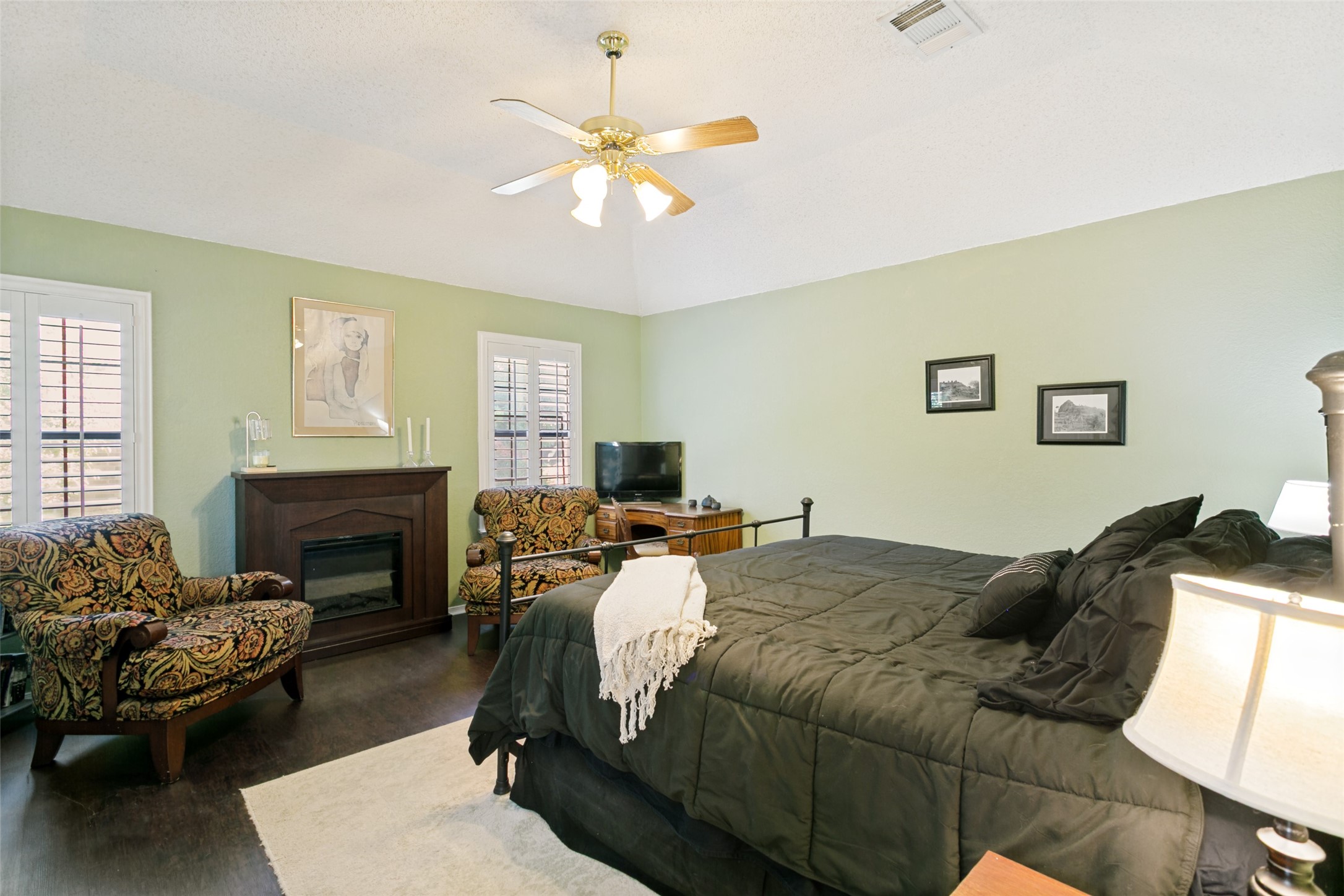 3020 Everest Drive Bedford TX 76021