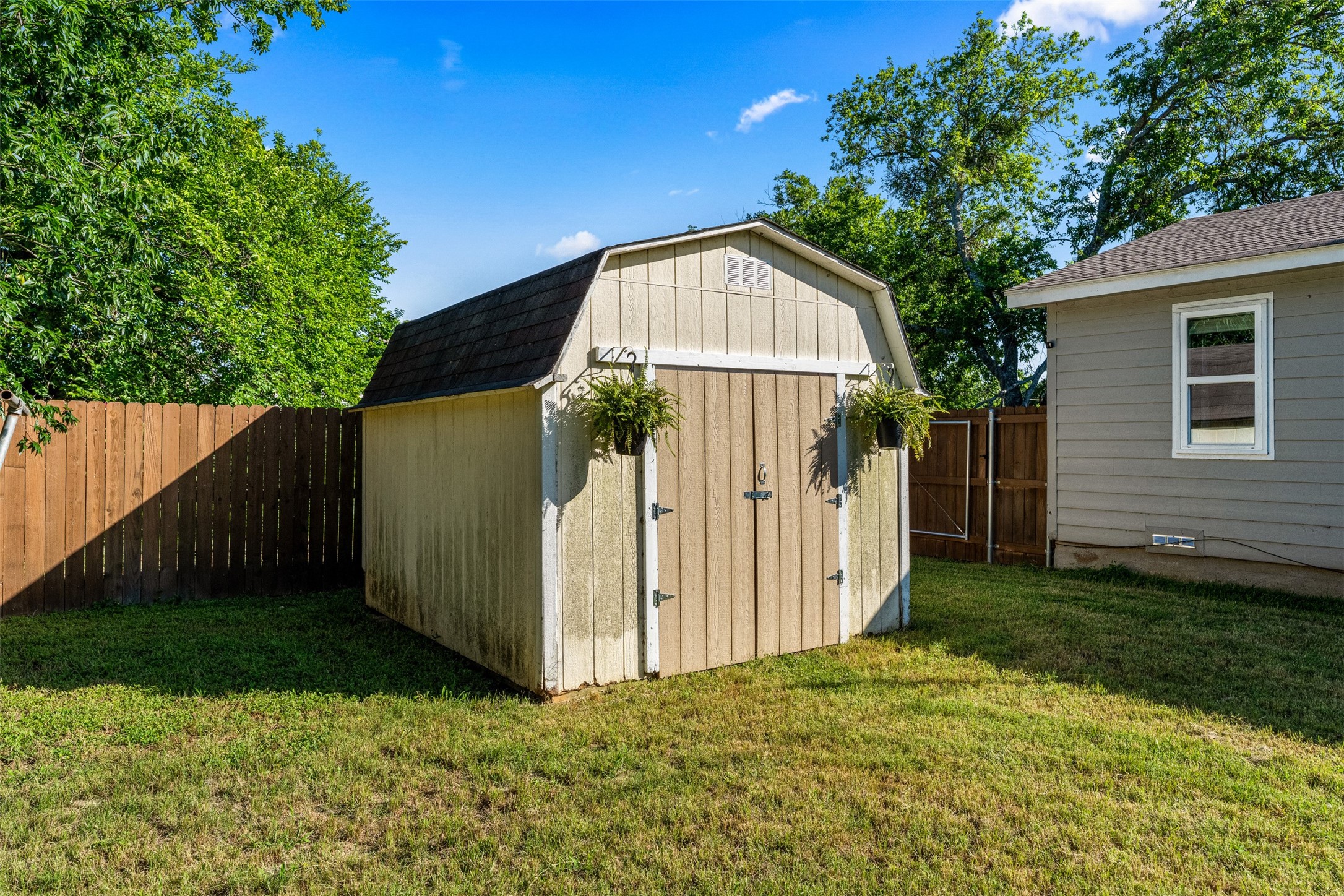 1008 Pierce Street Mcgregor TX 76657