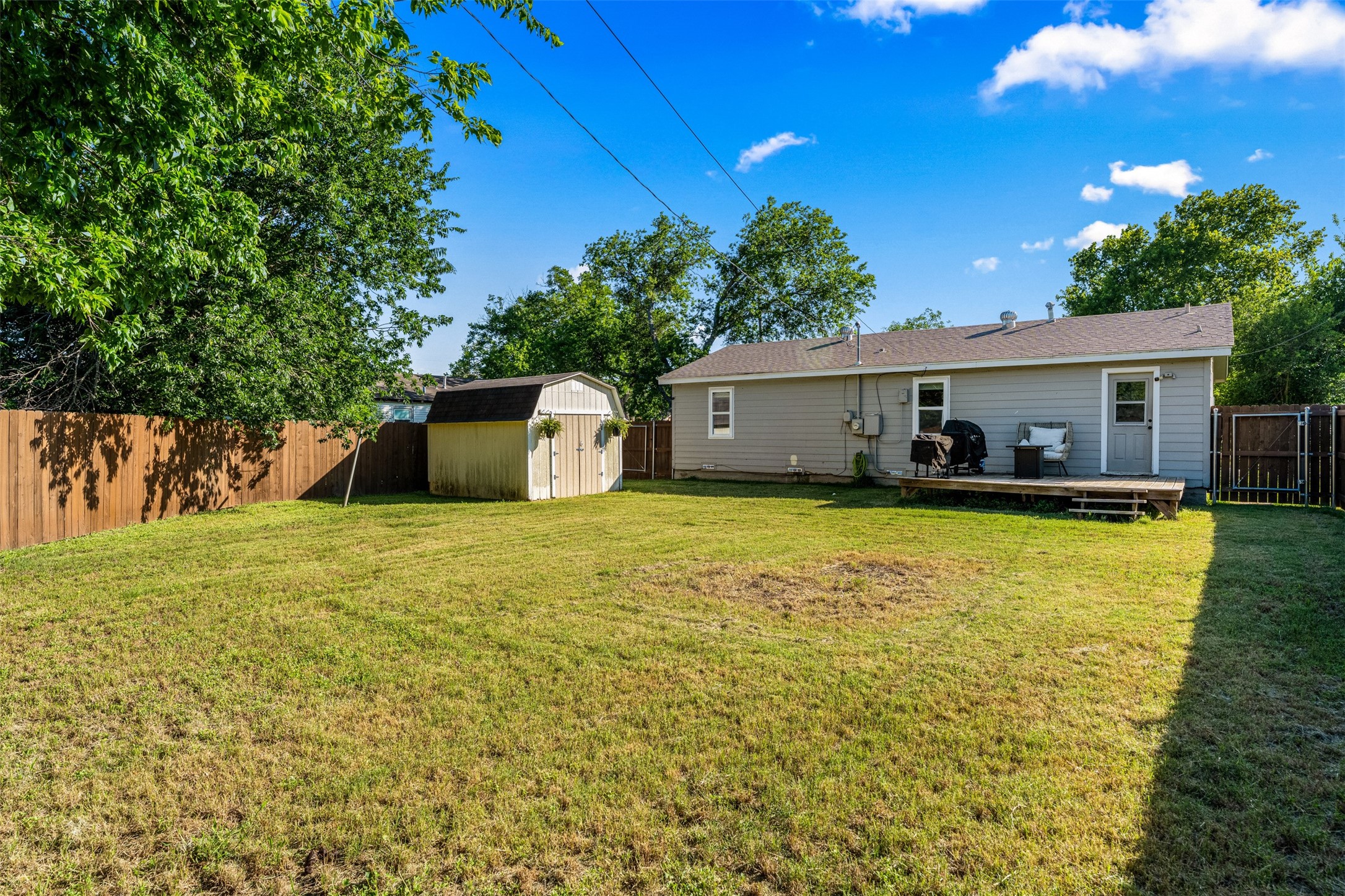 1008 Pierce Street Mcgregor TX 76657