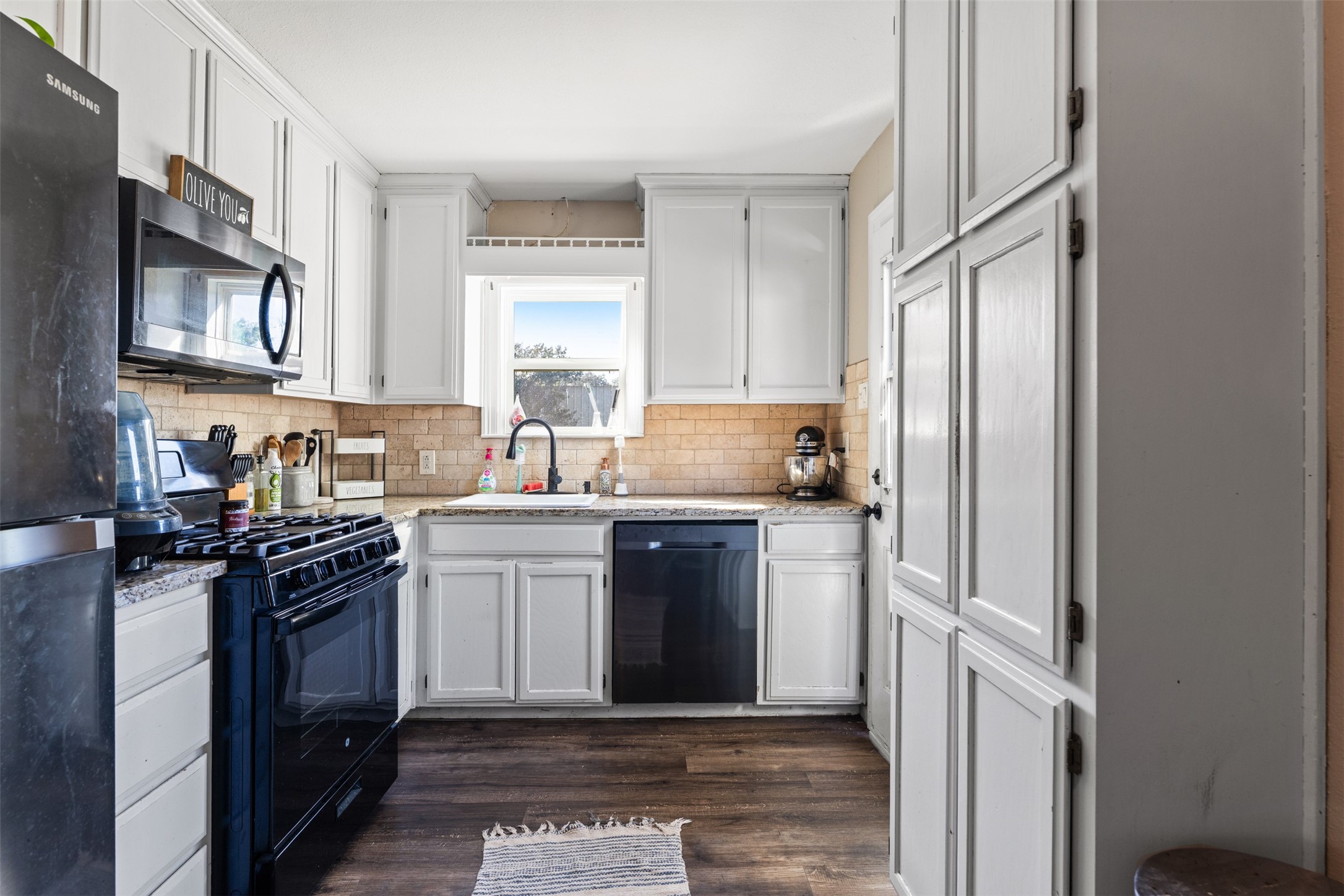 1008 Pierce Street Mcgregor TX 76657